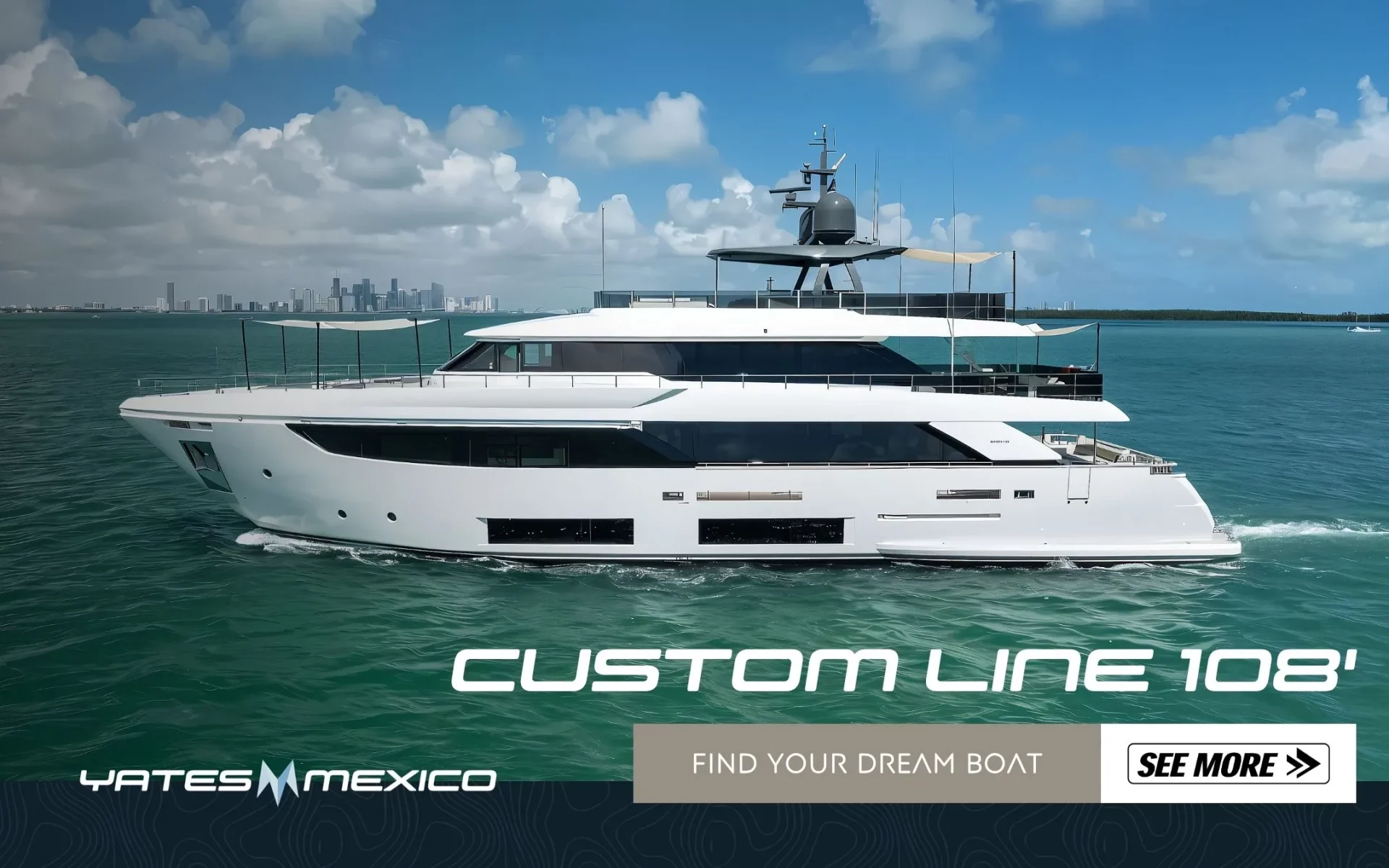 Custom Line Navetta 108 2023 yate de lujo en venta navegando en Miami con 5 cabinas y 5.5 baños vista lateral exterior