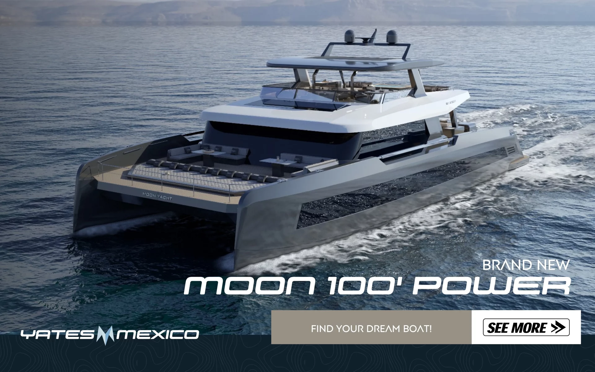 MOON Yacht 100 Power Catamaran de lujo navegando en mar abierto