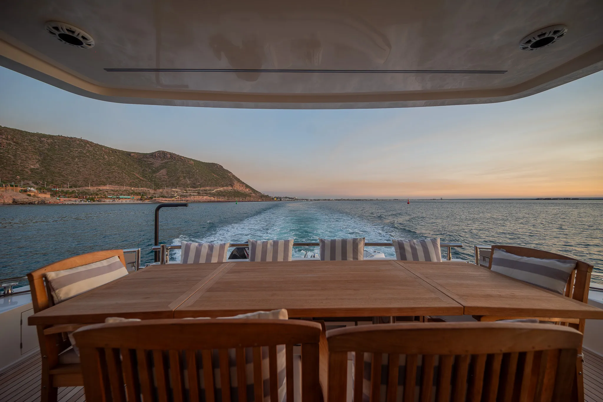 Baltra 68 Aftdeck Flybridge 01 · Yates México · La Paz BCS
