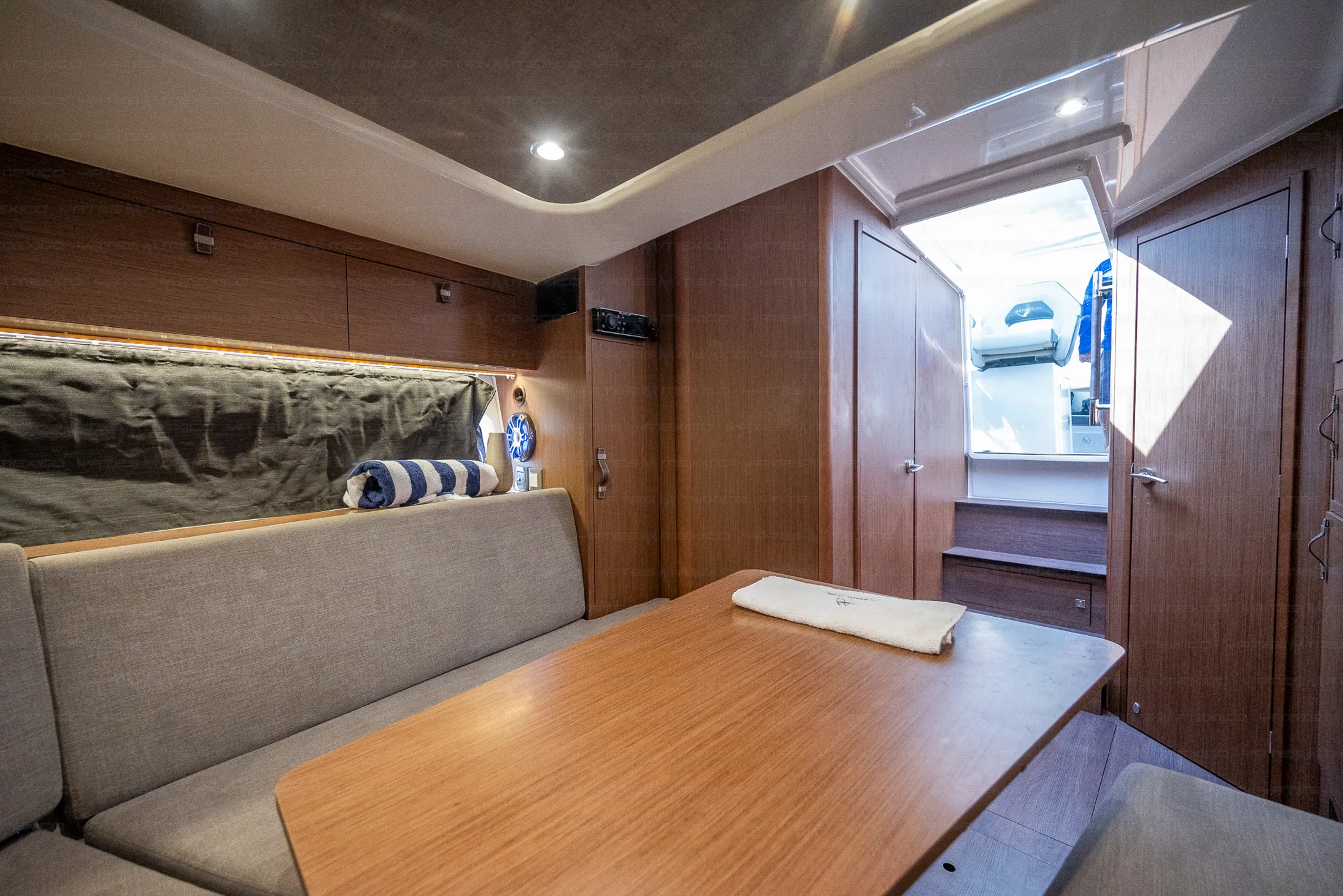 Day cruiser de lujo 36 ft · Yates México · La Paz BCS