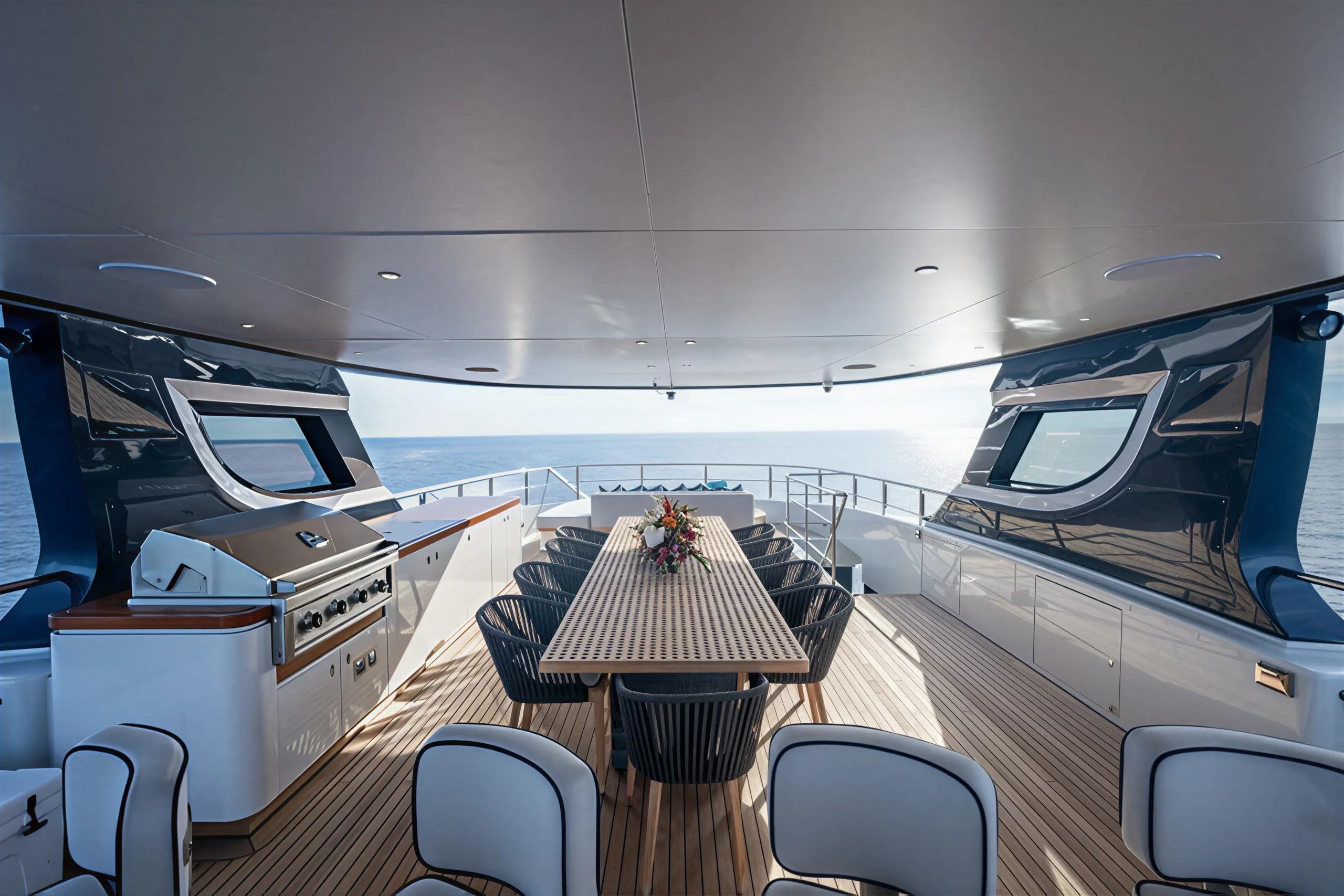 Flybridge bar