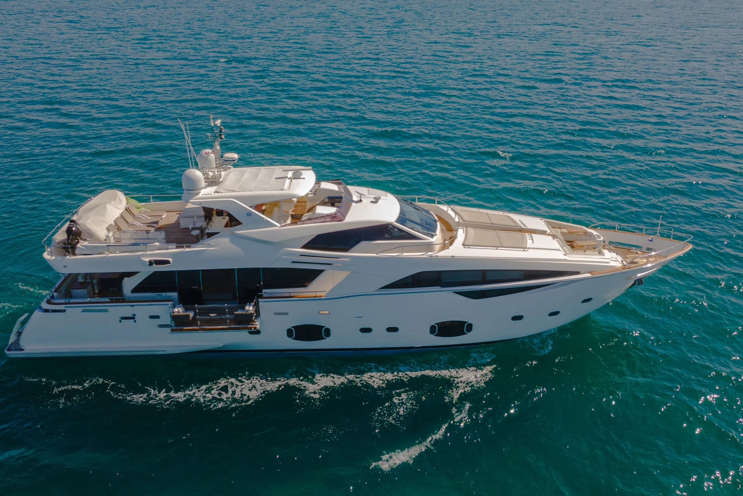 Mega Yacht Custom Line 100' en venta · Yates México · La Paz BCS
