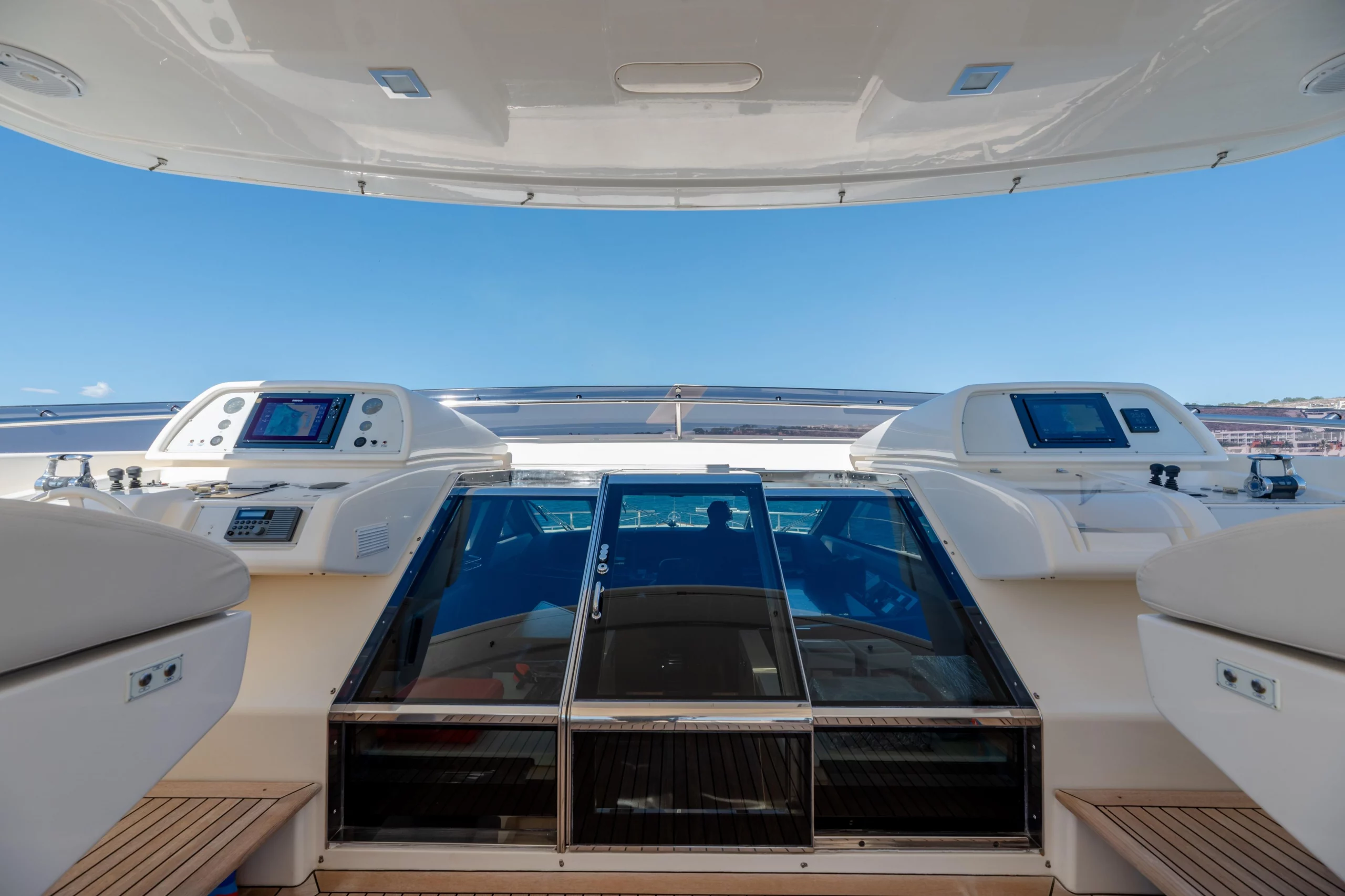 Mega Yacht Custom Line 100' en venta · Yates México · La Paz BCS