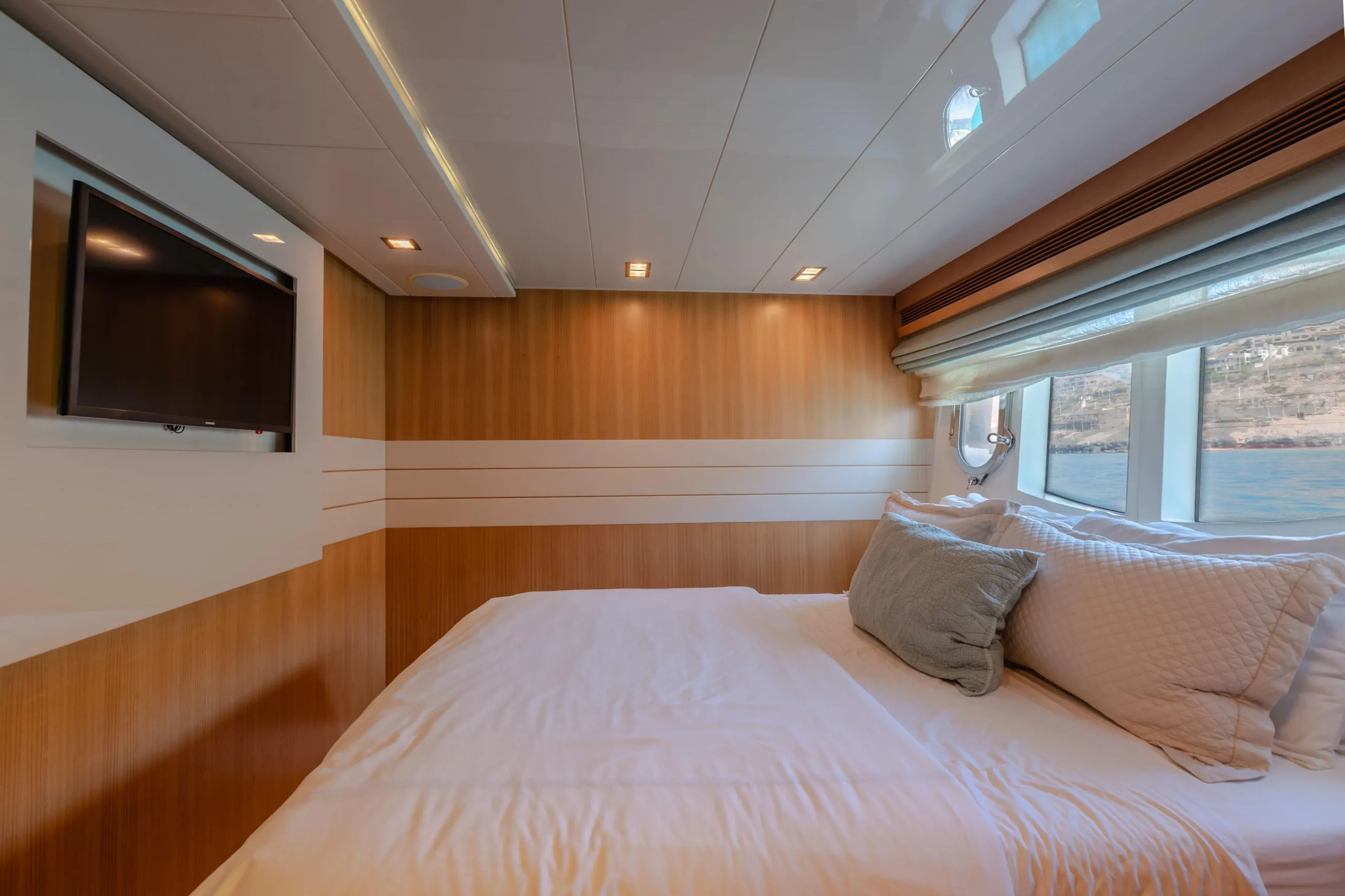 Mega Yacht Custom Line 100' en venta · Yates México · La Paz BCS