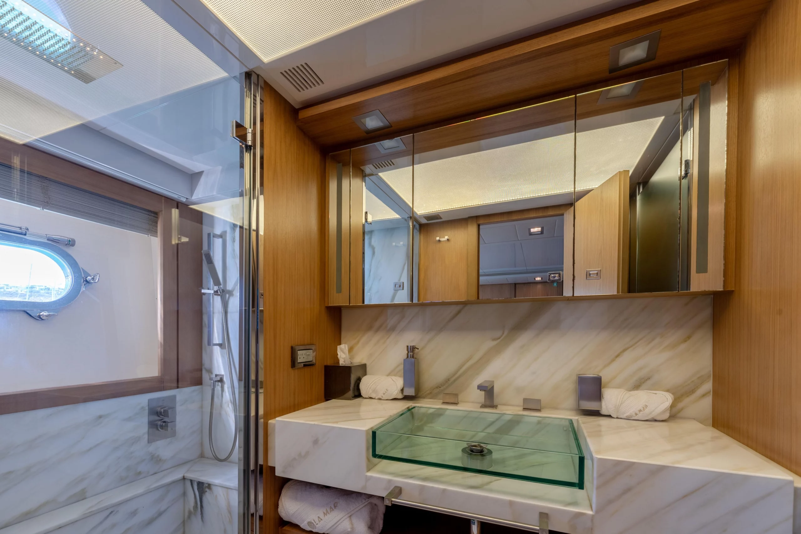 Mega Yacht Custom Line 100' en venta · Yates México · La Paz BCS