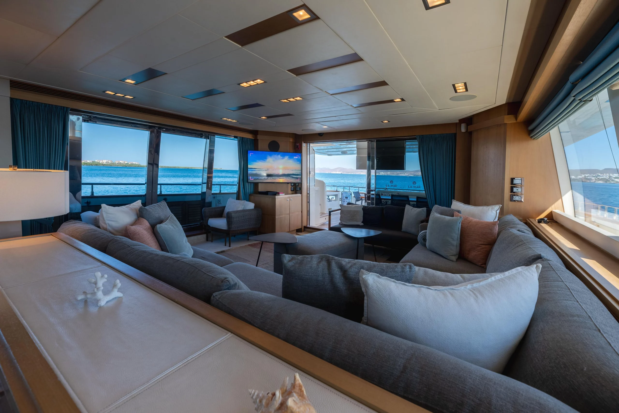 Mega Yacht Custom Line 100' en venta · Yates México · La Paz BCS