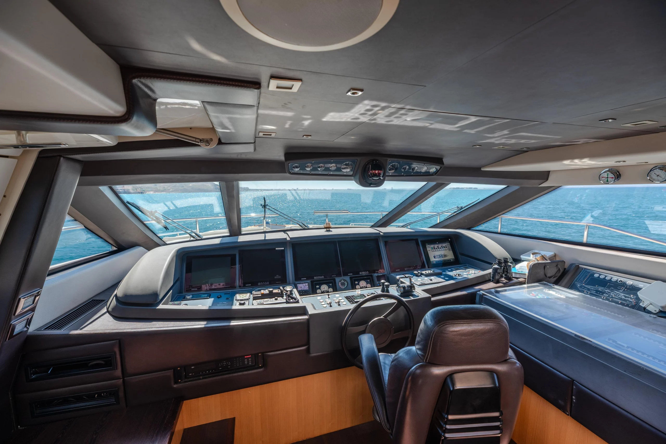 Mega Yacht Custom Line 100' en venta · Yates México · La Paz BCS