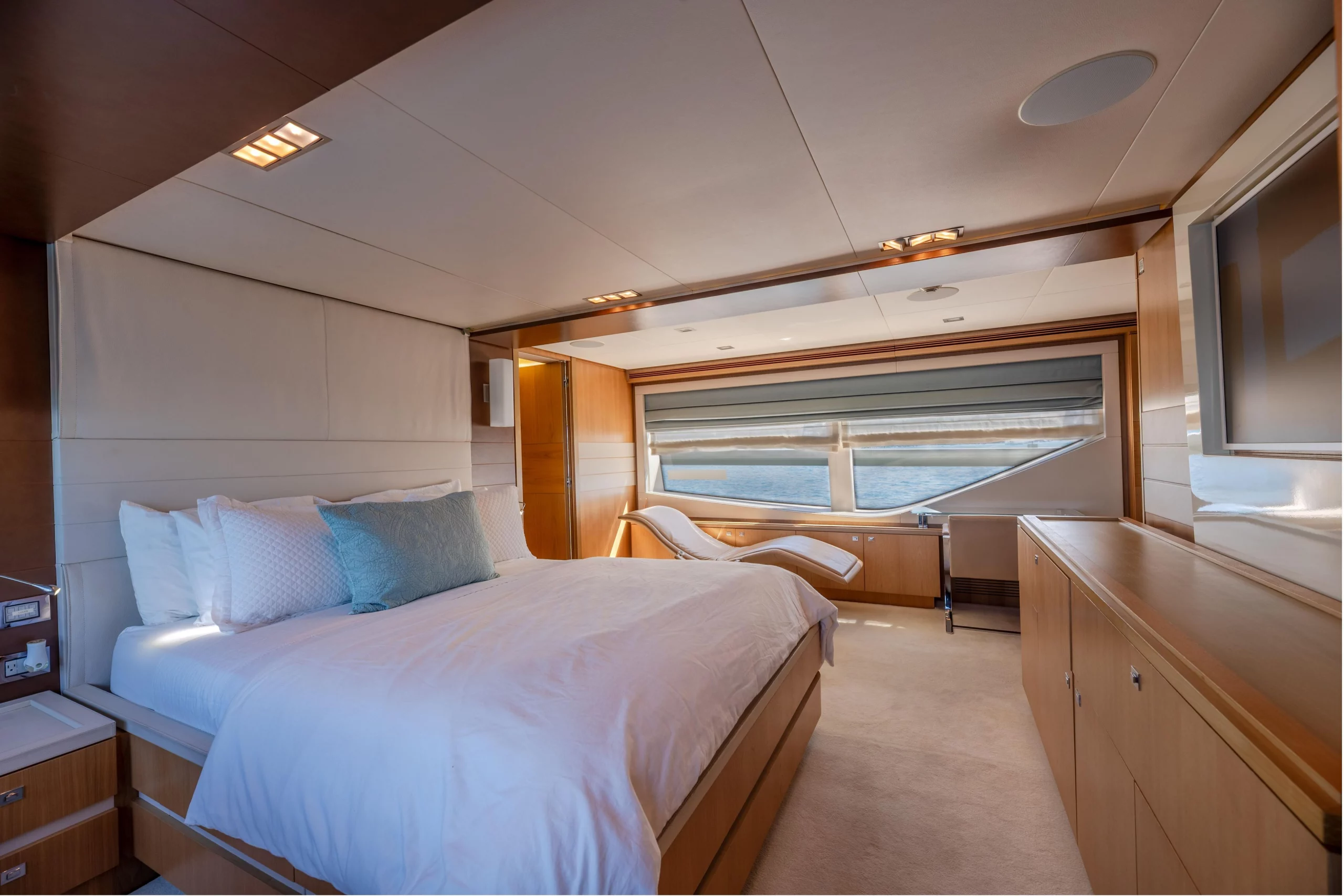 Mega Yacht Custom Line 100' en venta · Yates México · La Paz BCS