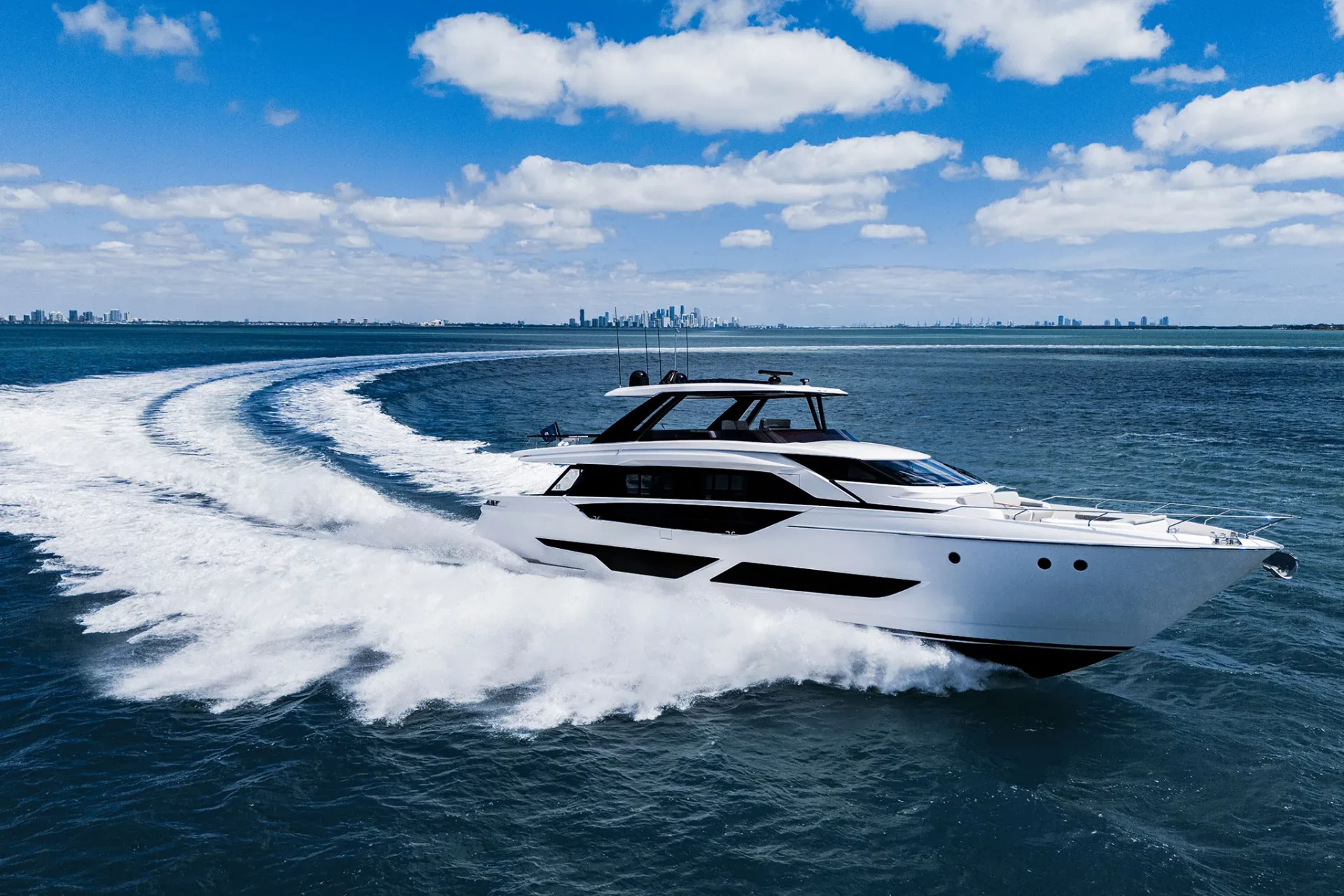 Motor Yacht de lujo 86 ft · Yates México