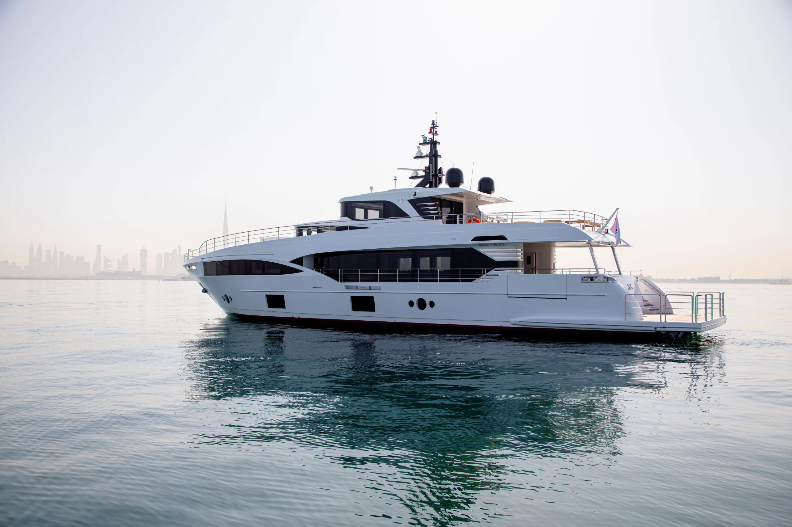 Majesty 100 motor yacht nuevo en venta · Yates México · Puerto Vallarta