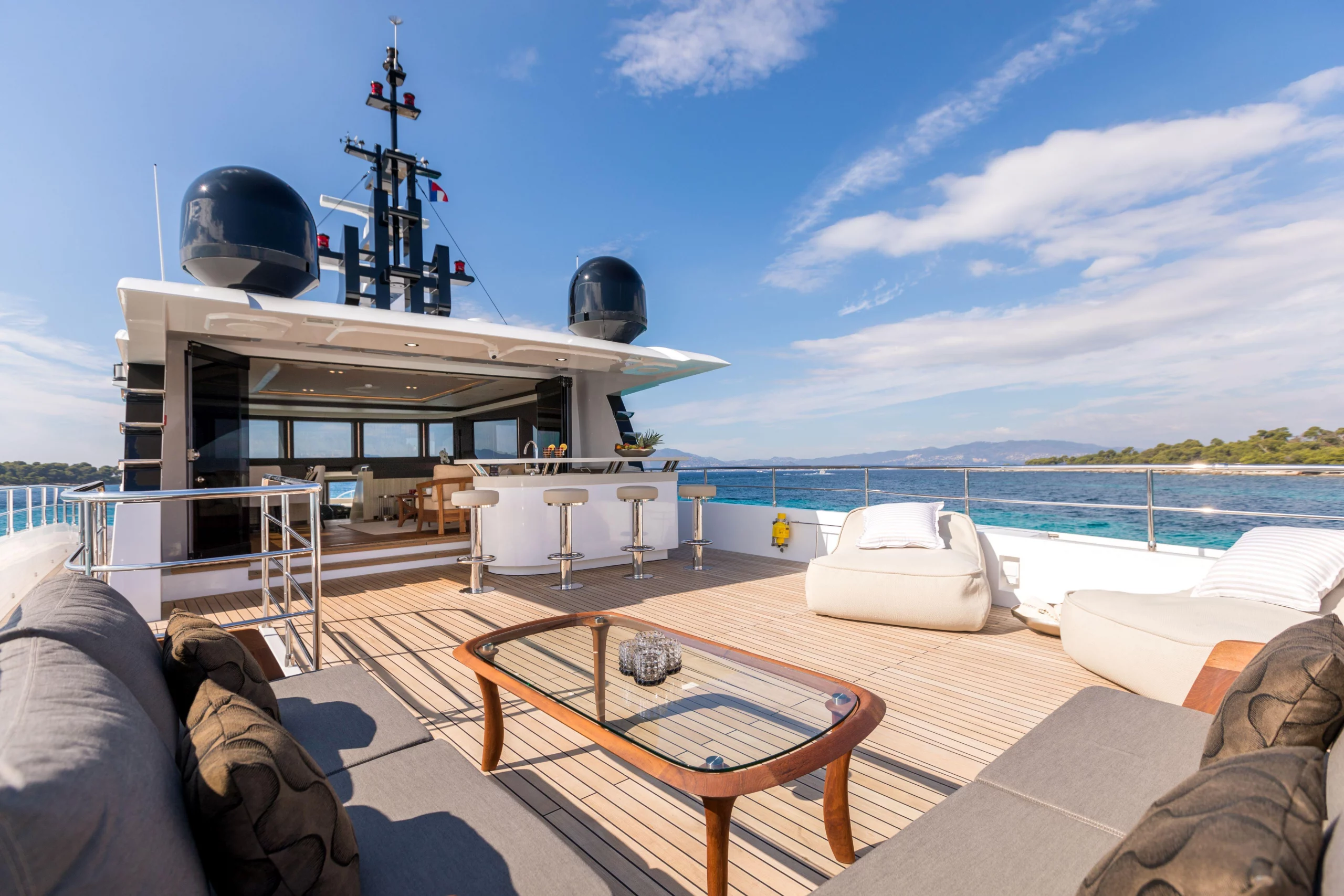 Majesty 100 motor yacht nuevo en venta · Yates México · Puerto Vallarta