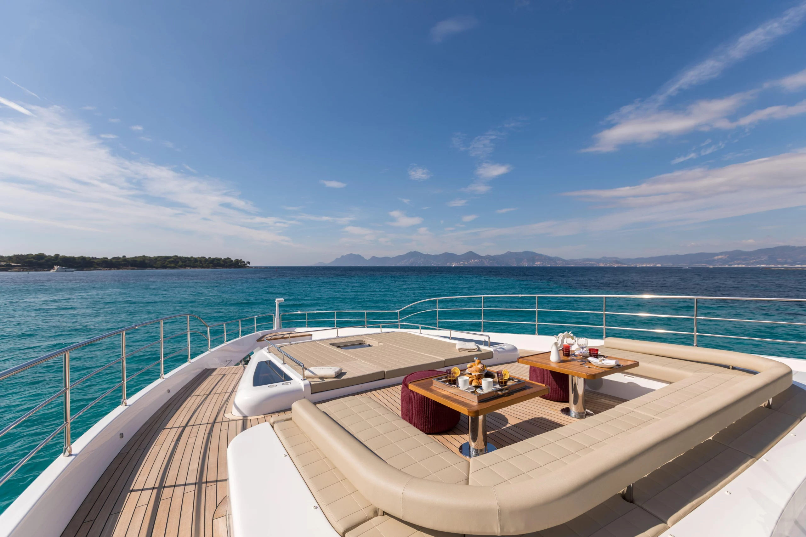 Majesty 100 motor yacht nuevo en venta · Yates México · Puerto Vallarta