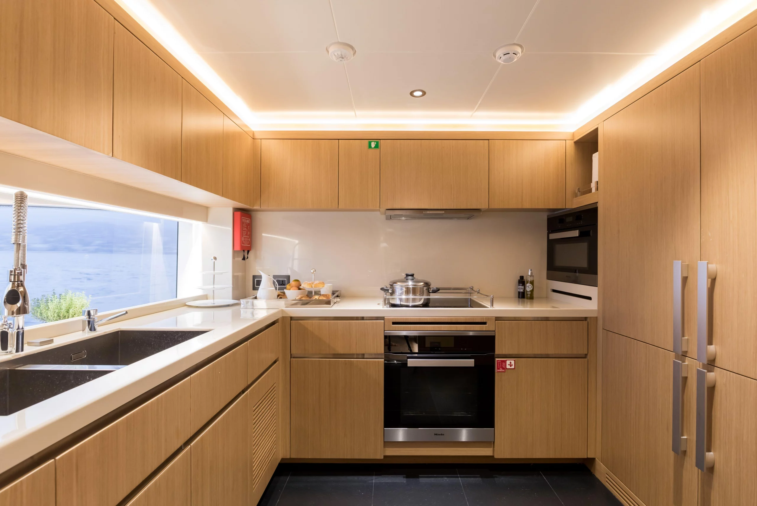 Majesty 100 motor yacht nuevo en venta · Yates México · Puerto Vallarta
