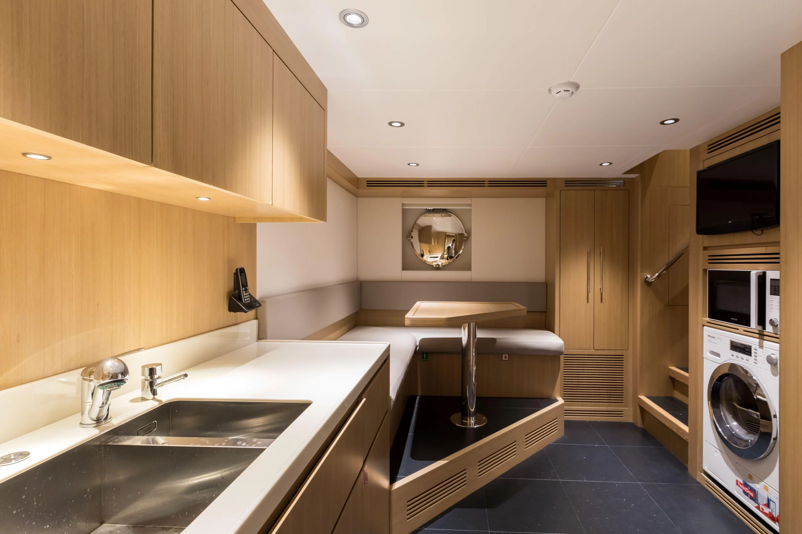 Majesty 100 motor yacht nuevo en venta · Yates México · Puerto Vallarta