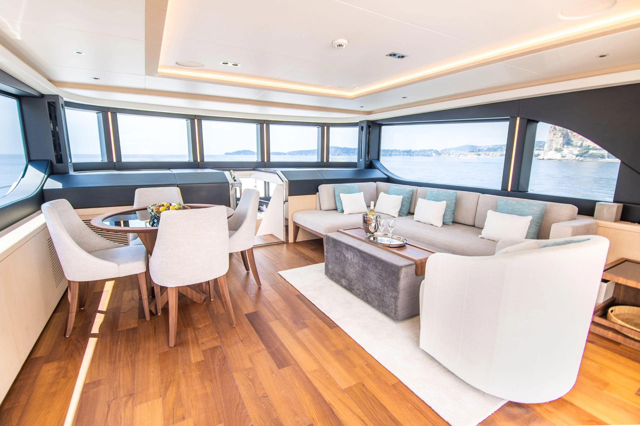 Majesty 100 motor yacht nuevo en venta · Yates México · Puerto Vallarta