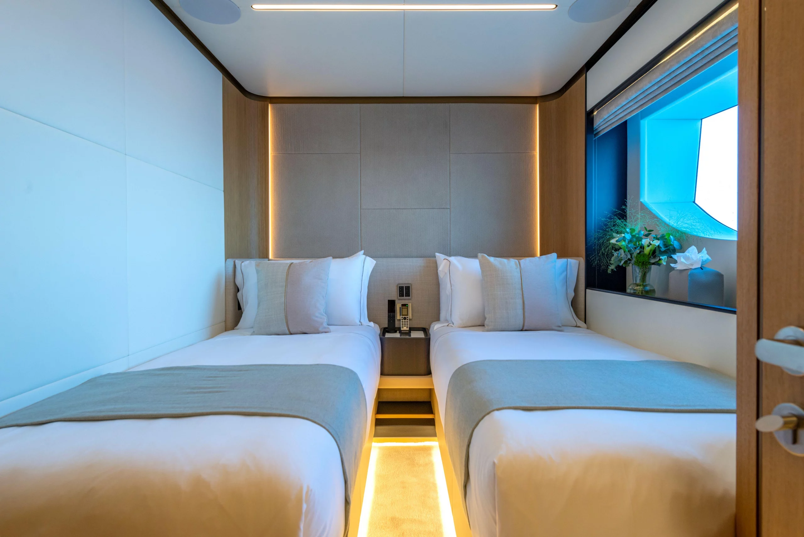 Majesty 111 motor yacht nuevo en venta · Yates México · Puerto Vallarta