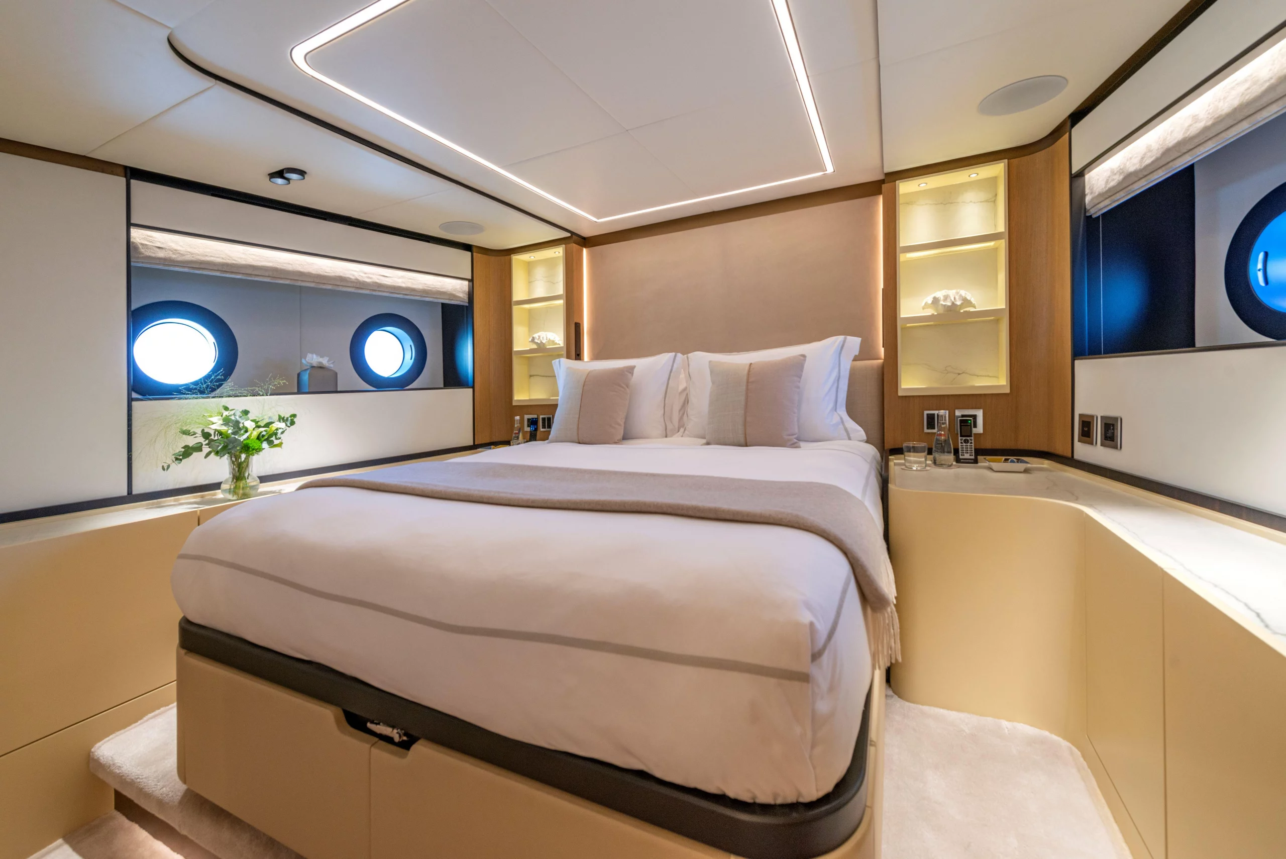 Majesty 111 motor yacht nuevo en venta · Yates México · Puerto Vallarta