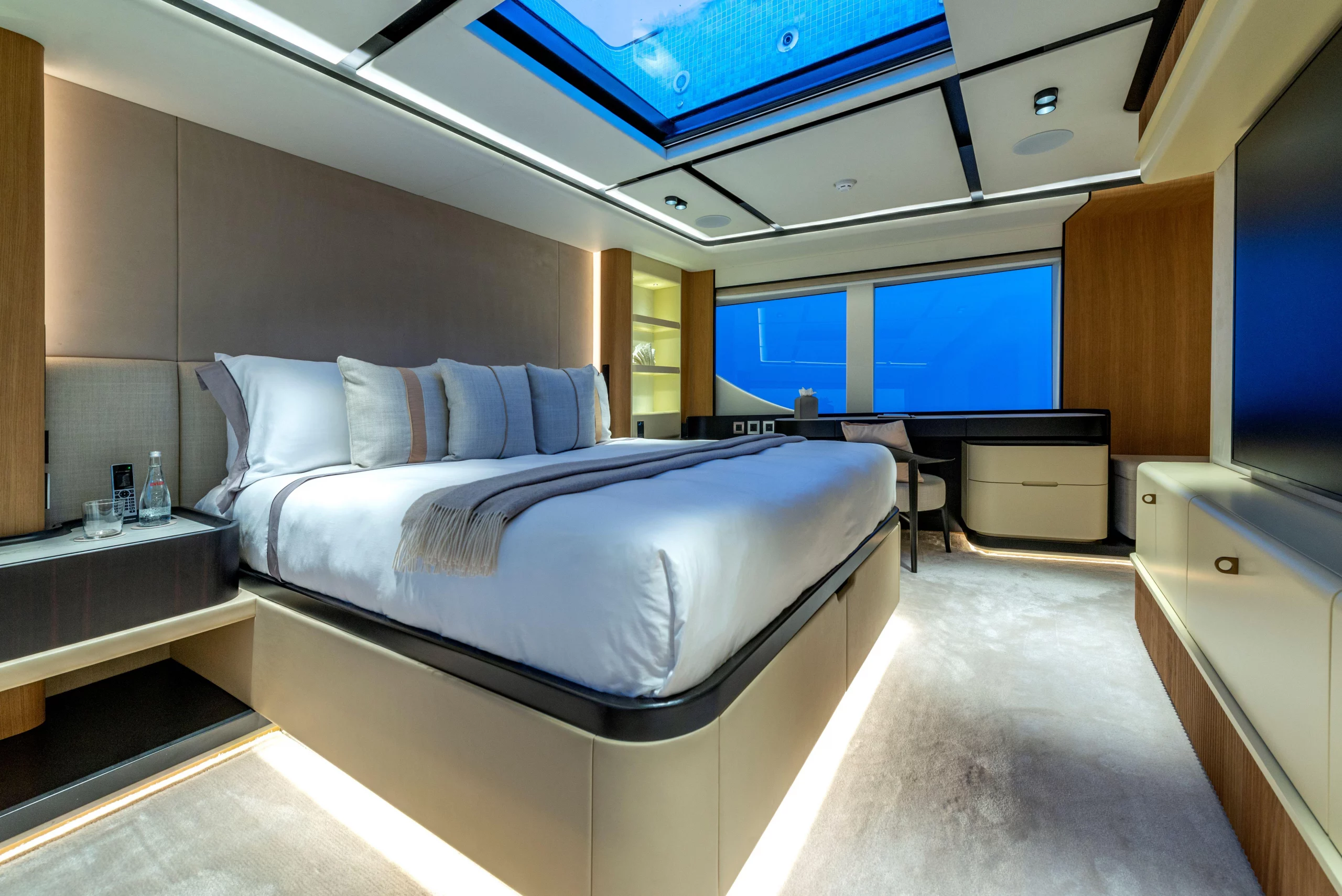 Majesty 111 motor yacht nuevo en venta · Yates México · Puerto Vallarta