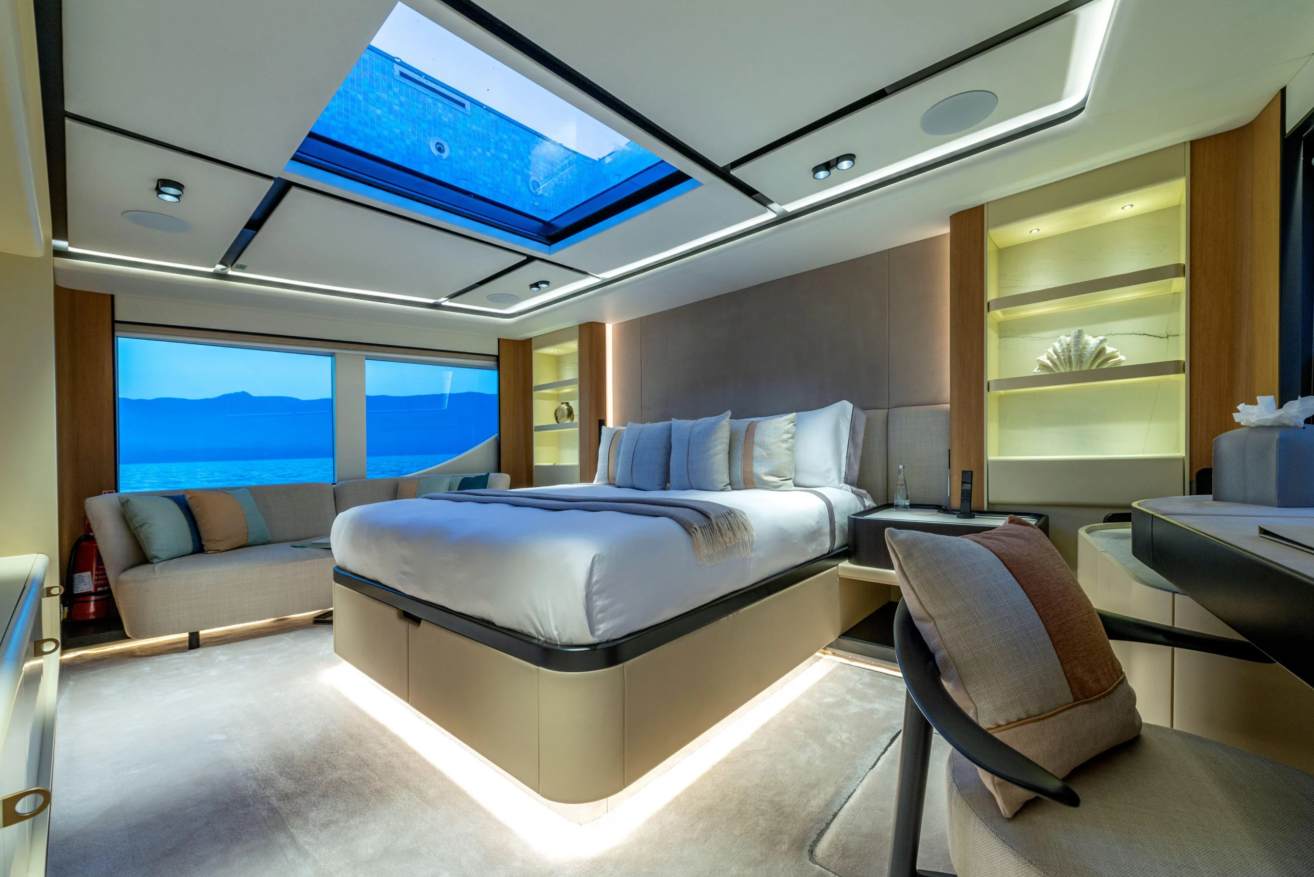 Majesty 111 motor yacht nuevo en venta · Yates México · Puerto Vallarta