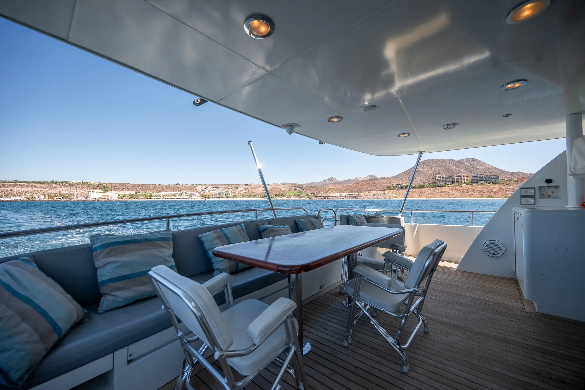 Cheoy Lee Bravo 82 Mijito · Yates México · La Paz BCS · Flybridge & Decks 8