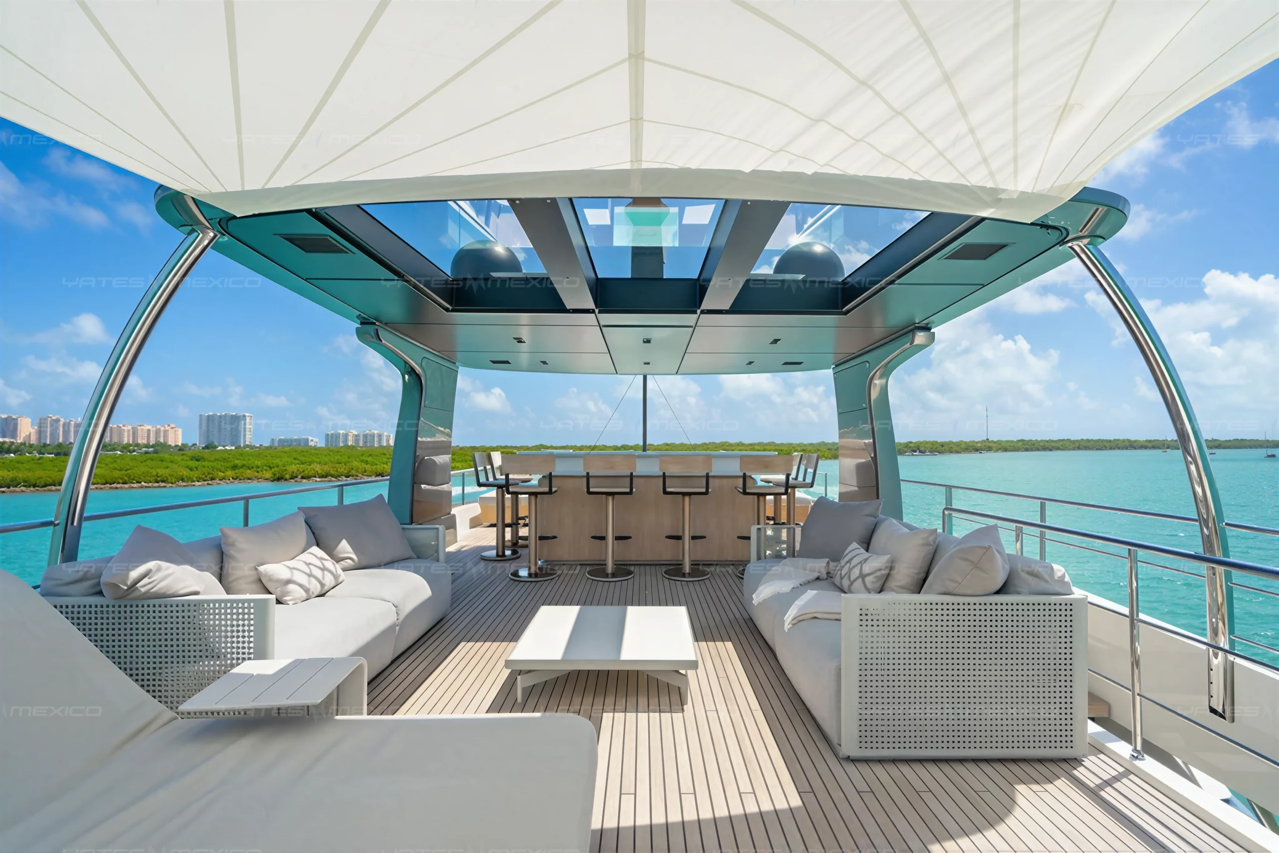 Flybridge bar