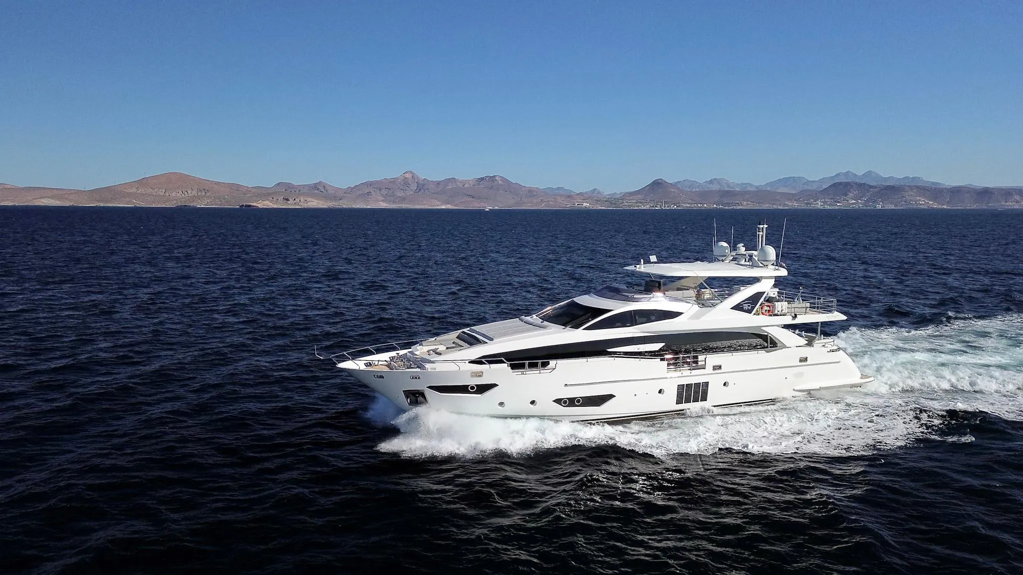 Azimut Grande 30M exterior · Yates México · La Paz BCS