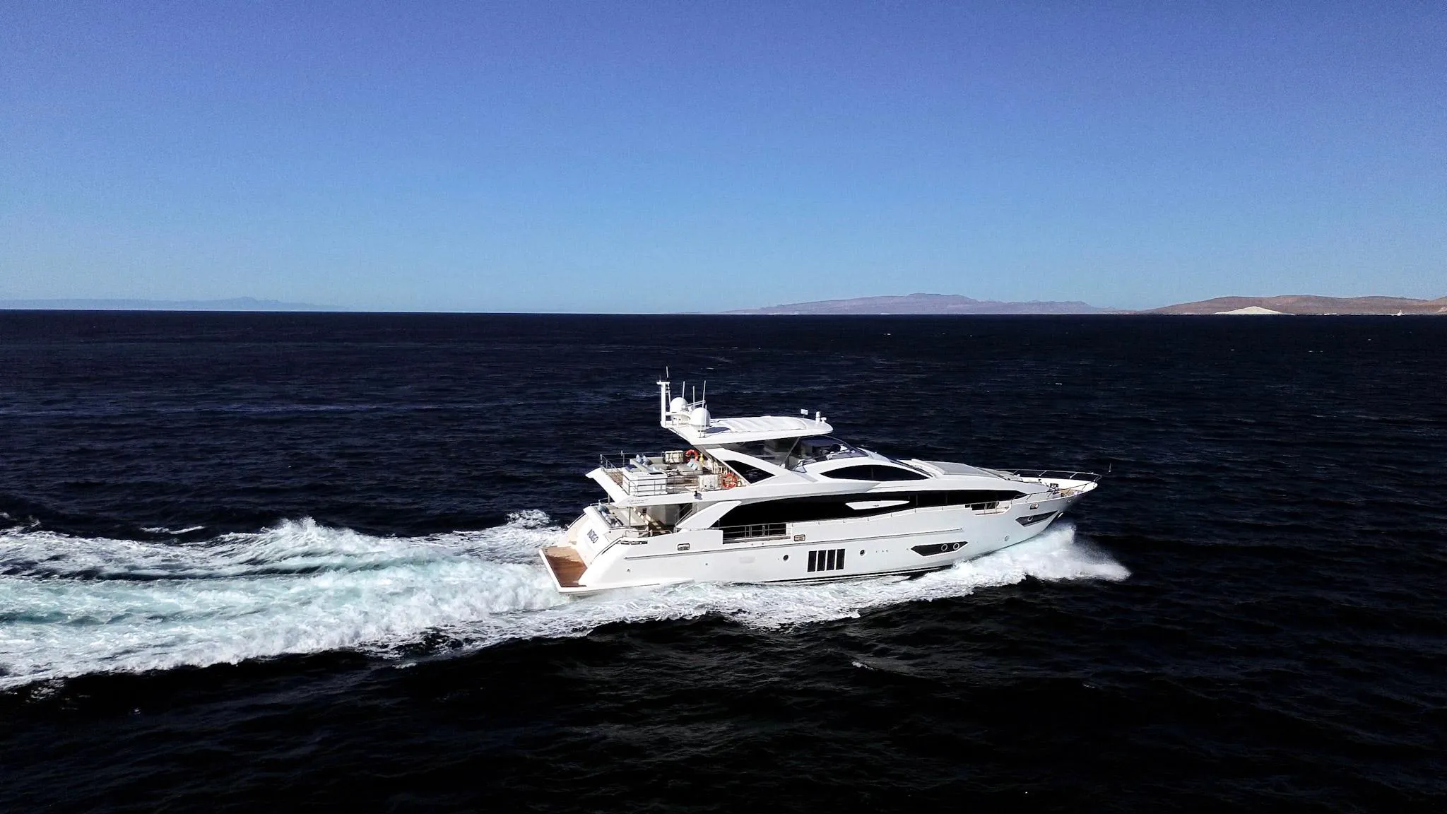 Azimut Grande 30M exterior · Yates México · La Paz BCS