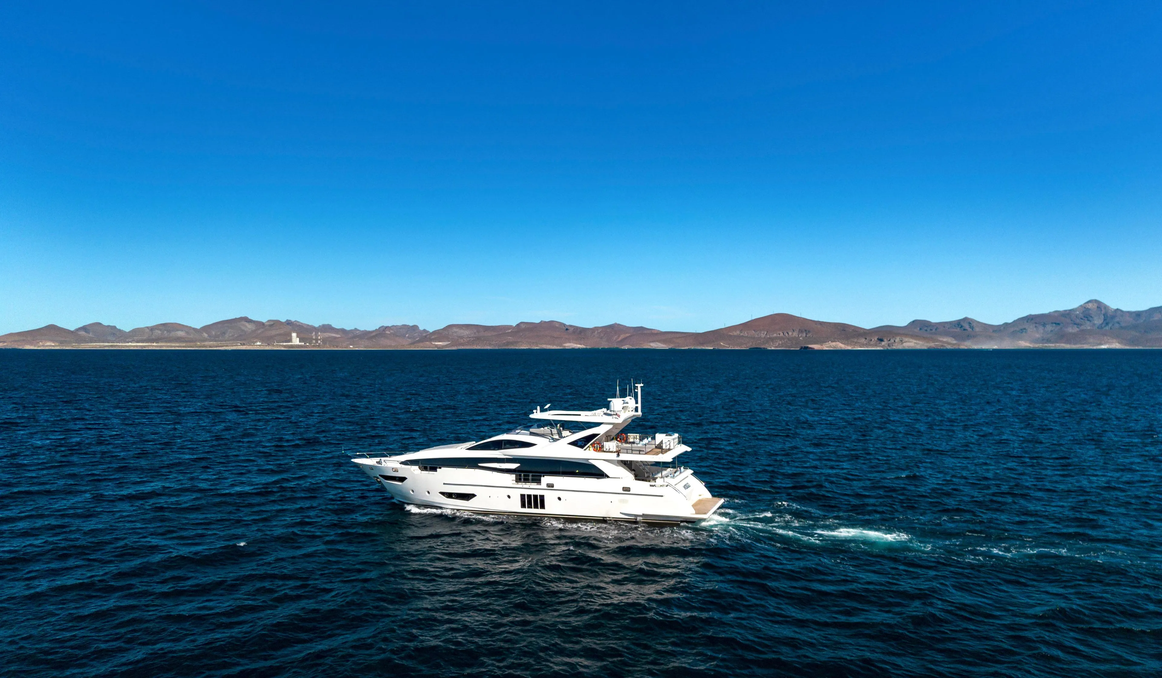Azimut Grande 30M exterior · Yates México · La Paz BCS