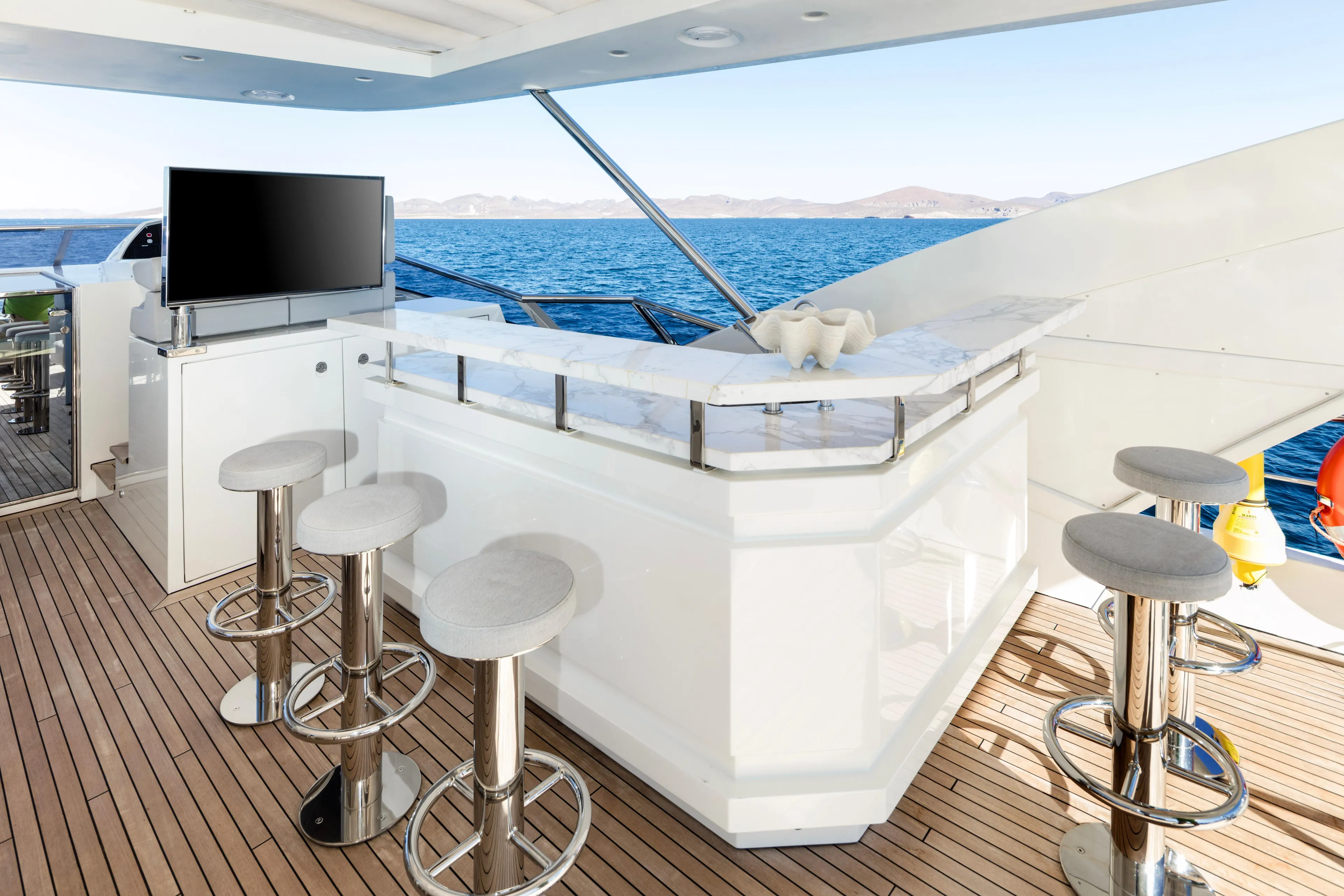 Azimut Grande 30M aftdeck y flybridge · Yates México · La Paz BCS