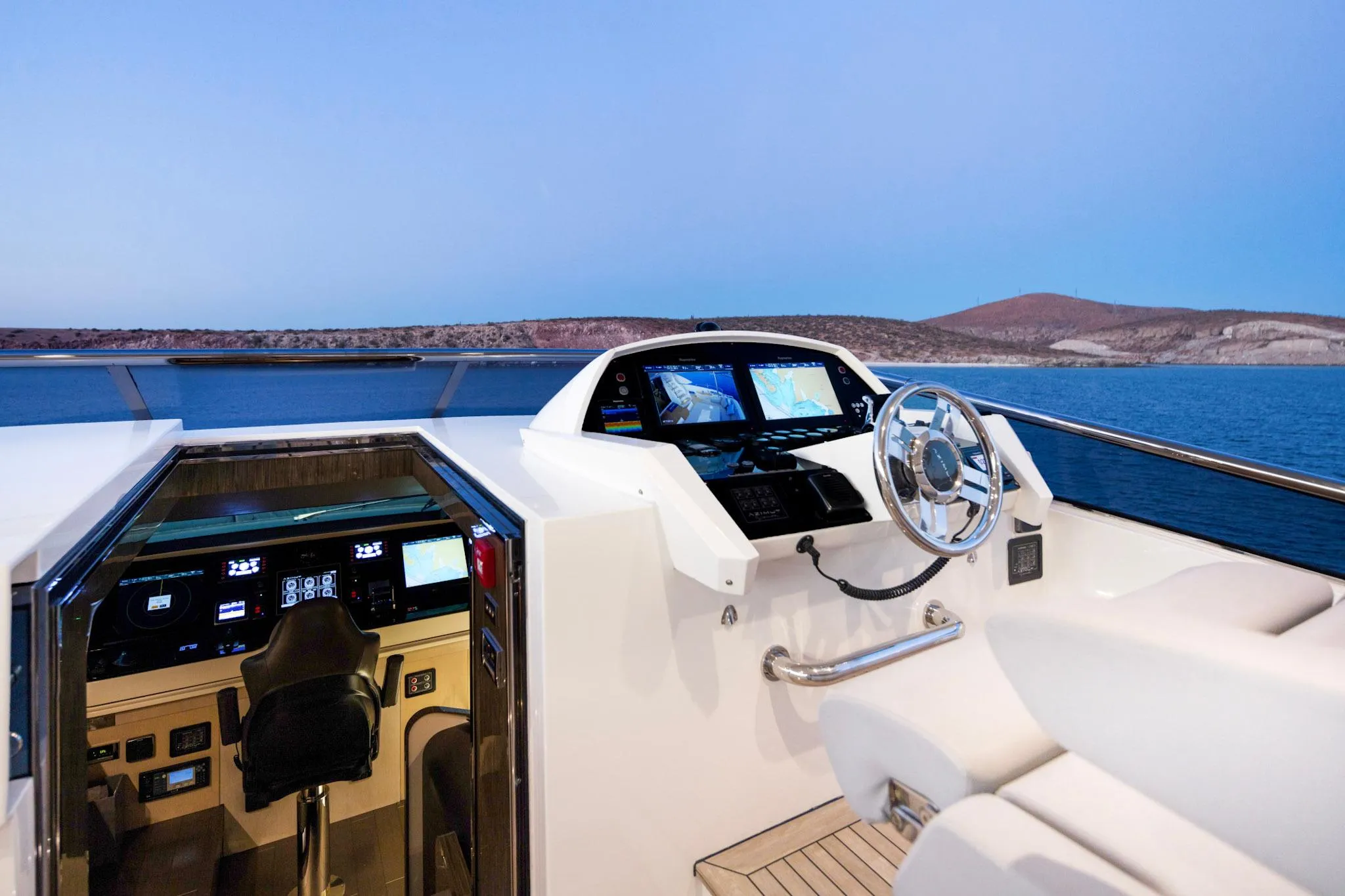 Azimut Grande 30M aftdeck y flybridge · Yates México · La Paz BCS