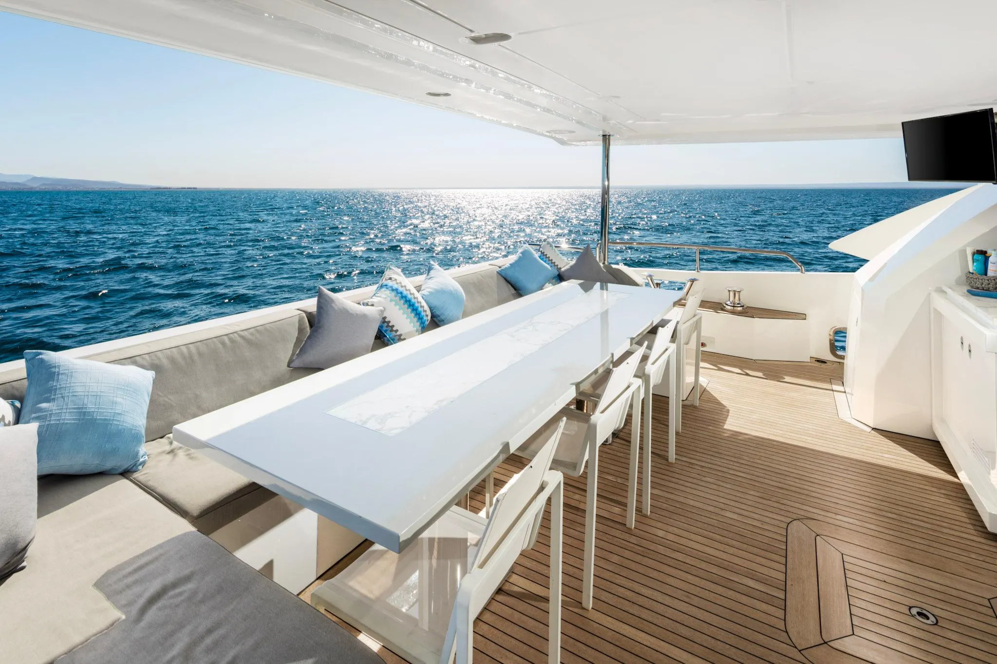 Azimut Grande 30M aftdeck y flybridge · Yates México · La Paz BCS