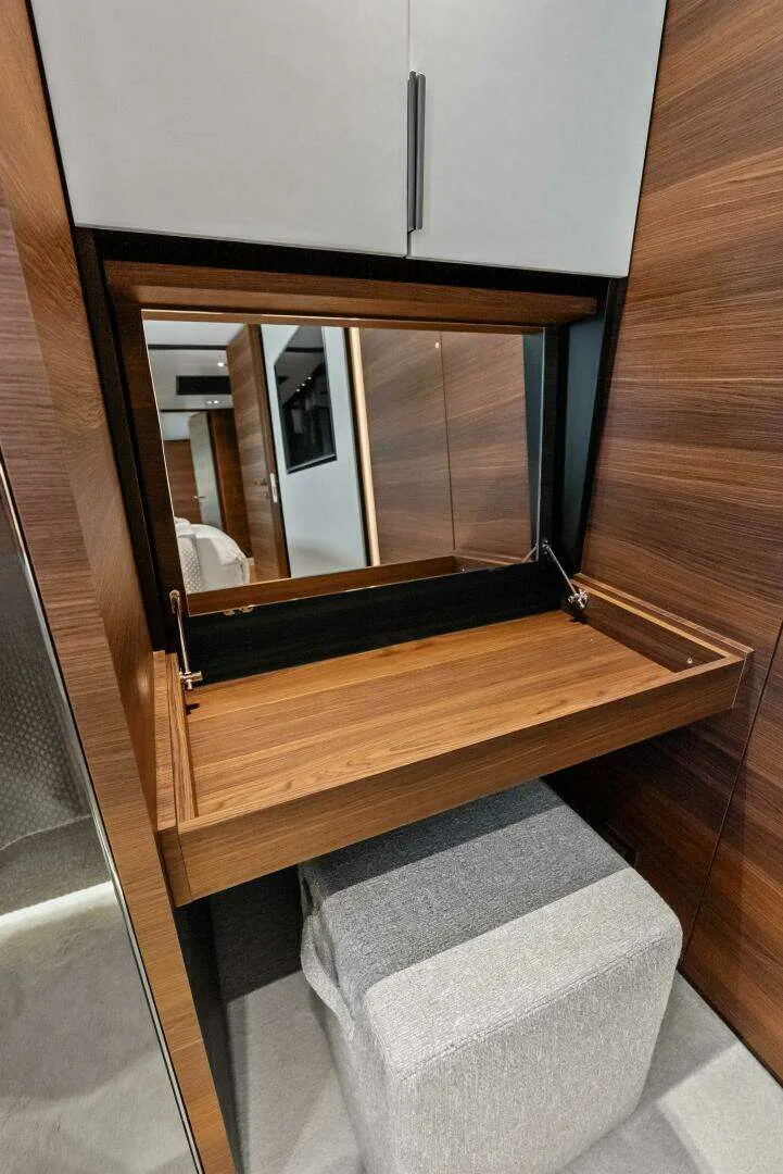 Custom Line Navetta 108 · Yate de lujo 108 ft · Yates México