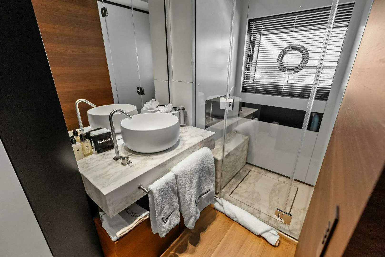 Custom Line Navetta 108 · Yate de lujo 108 ft · Yates México
