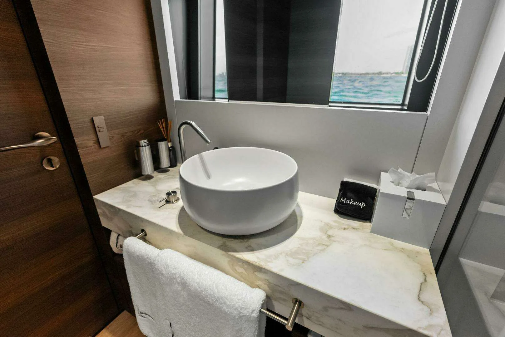 Custom Line Navetta 108 · Yate de lujo 108 ft · Yates México