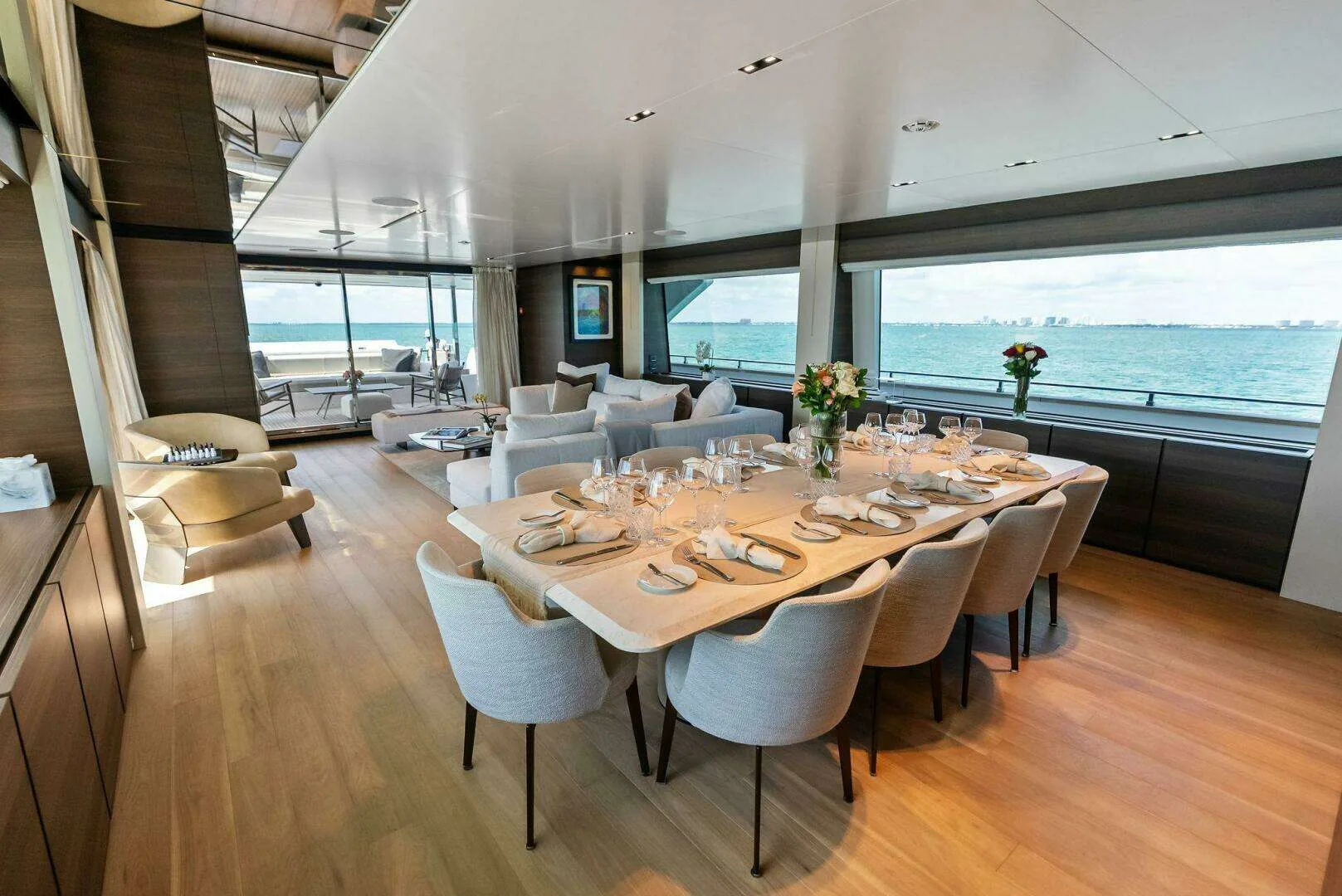 Custom Line Navetta 108 · Yate de lujo 108 ft · Yates México