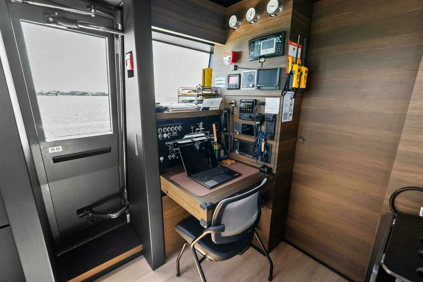 Custom Line Navetta 108 · Yate de lujo 108 ft · Yates México