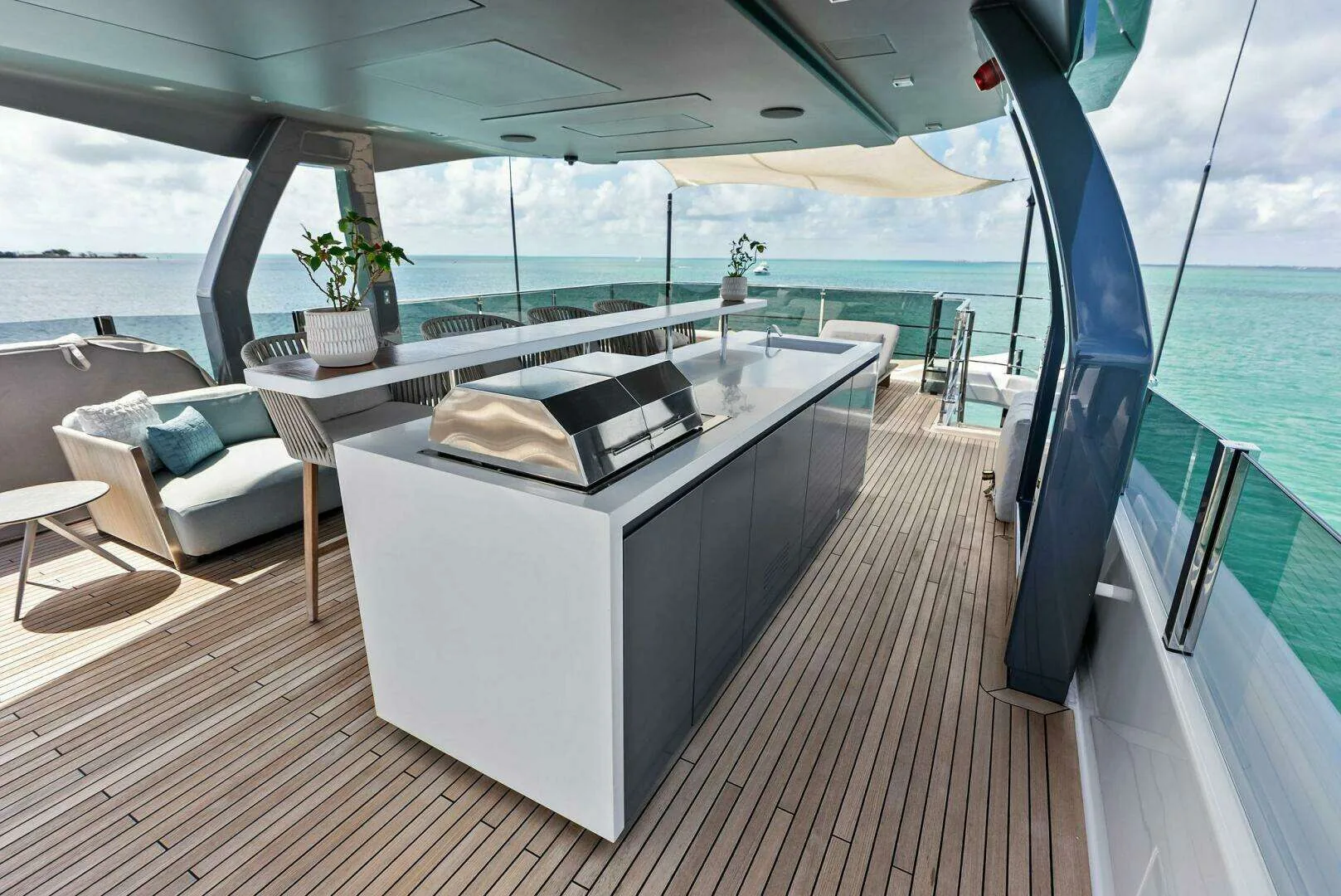 Custom Line Navetta 108 · Yate de lujo 108 ft · Yates México
