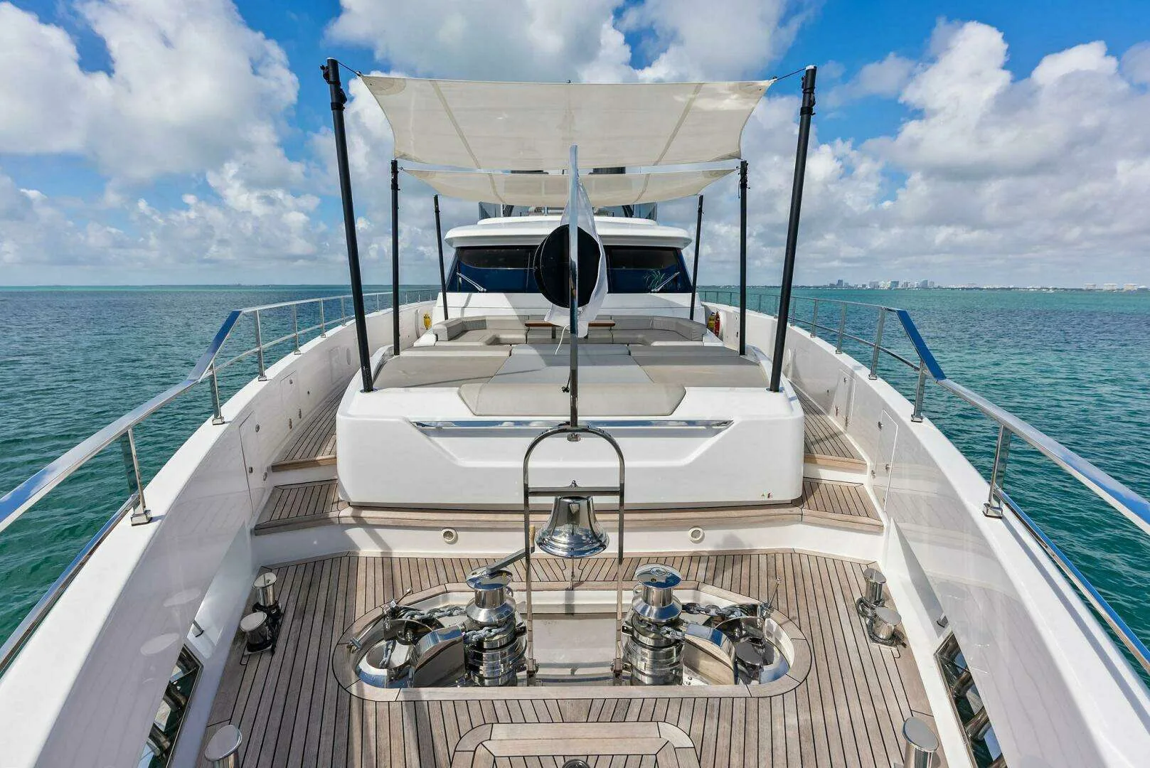 Custom Line Navetta 108 · Yate de lujo 108 ft · Yates México
