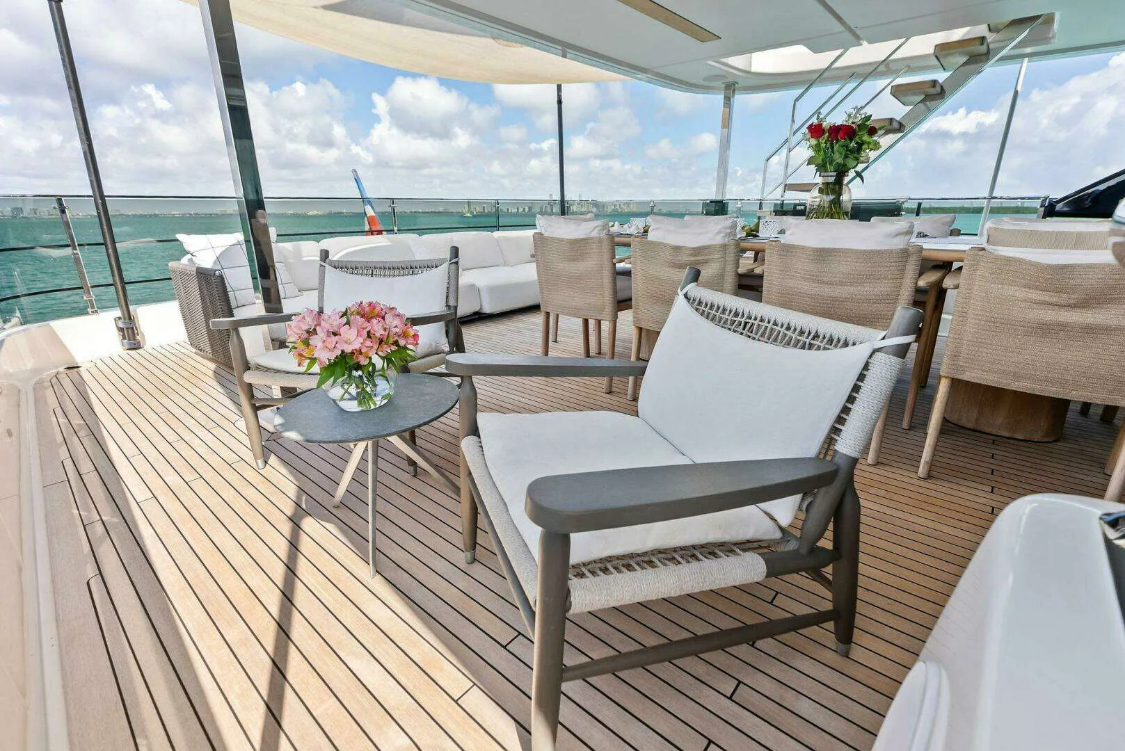 Custom Line Navetta 108 · Yate de lujo 108 ft · Yates México