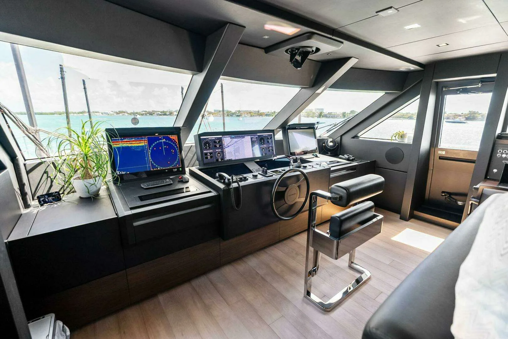 Custom Line Navetta 108 · Yate de lujo 108 ft · Yates México