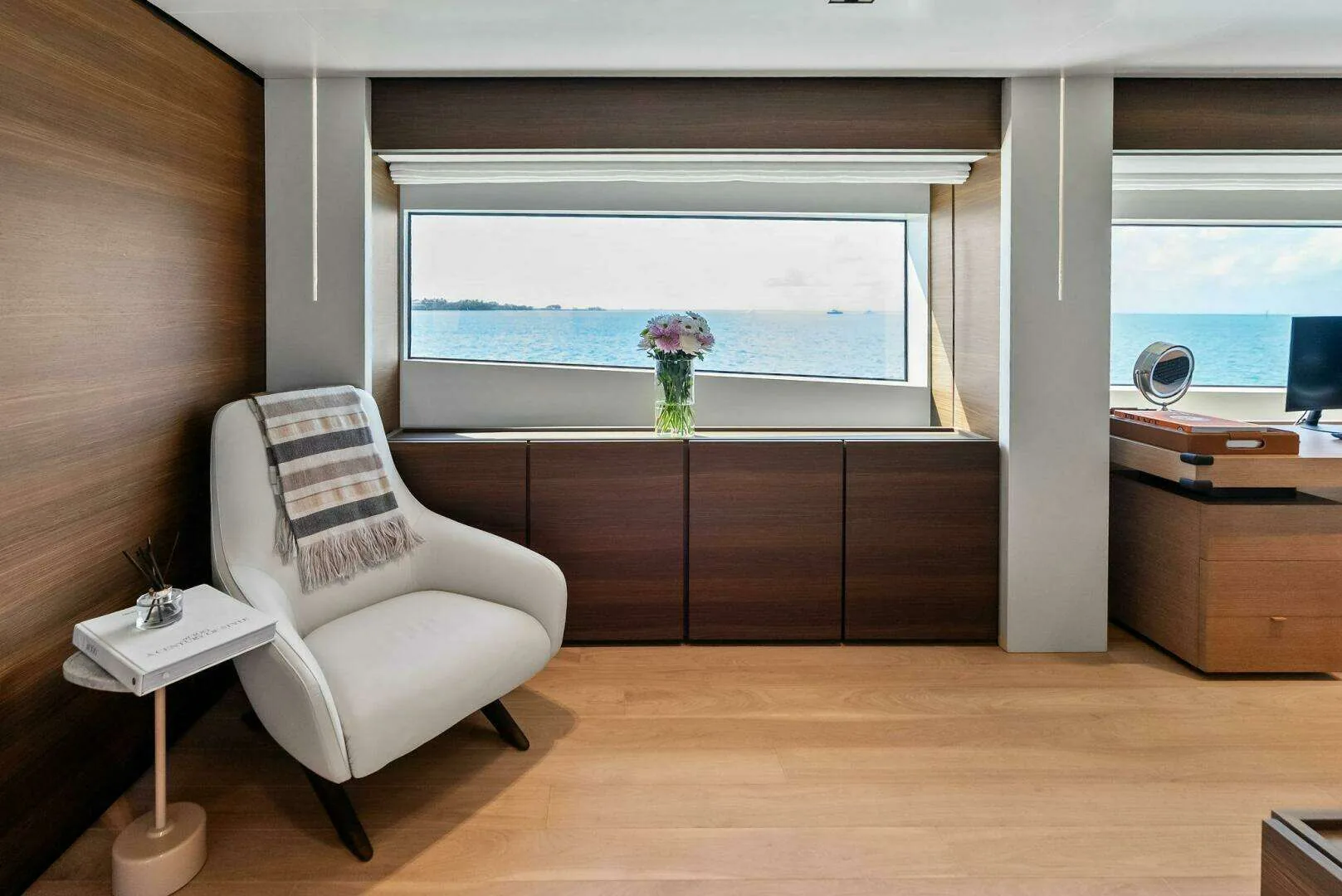 Custom Line Navetta 108 · Yate de lujo 108 ft · Yates México