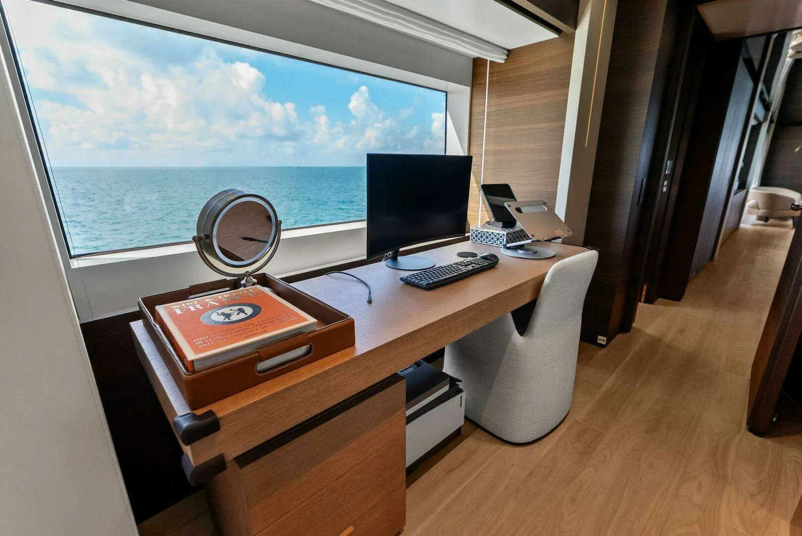 Custom Line Navetta 108 · Yate de lujo 108 ft · Yates México