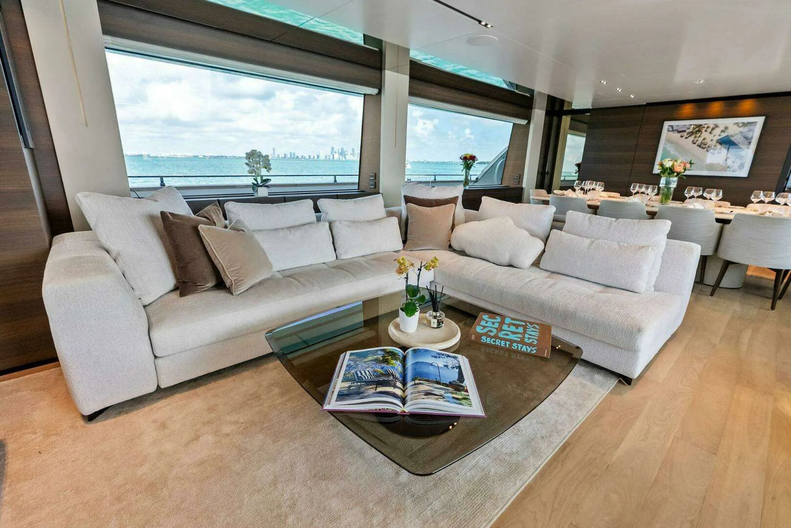 Custom Line Navetta 108 · Yate de lujo 108 ft · Yates México