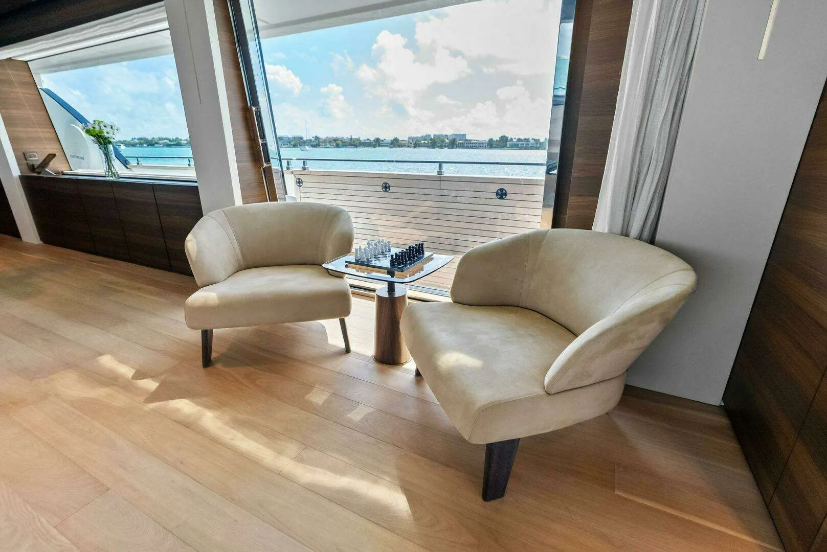 Custom Line Navetta 108 · Yate de lujo 108 ft · Yates México