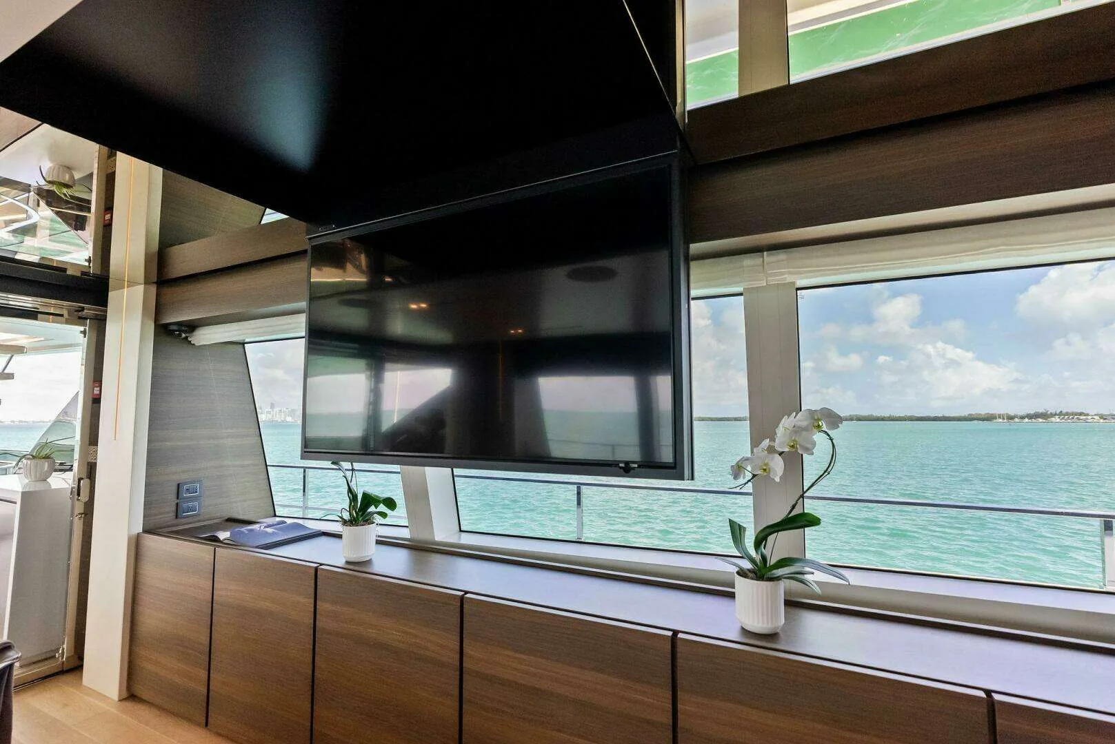 Custom Line Navetta 108 · Yate de lujo 108 ft · Yates México