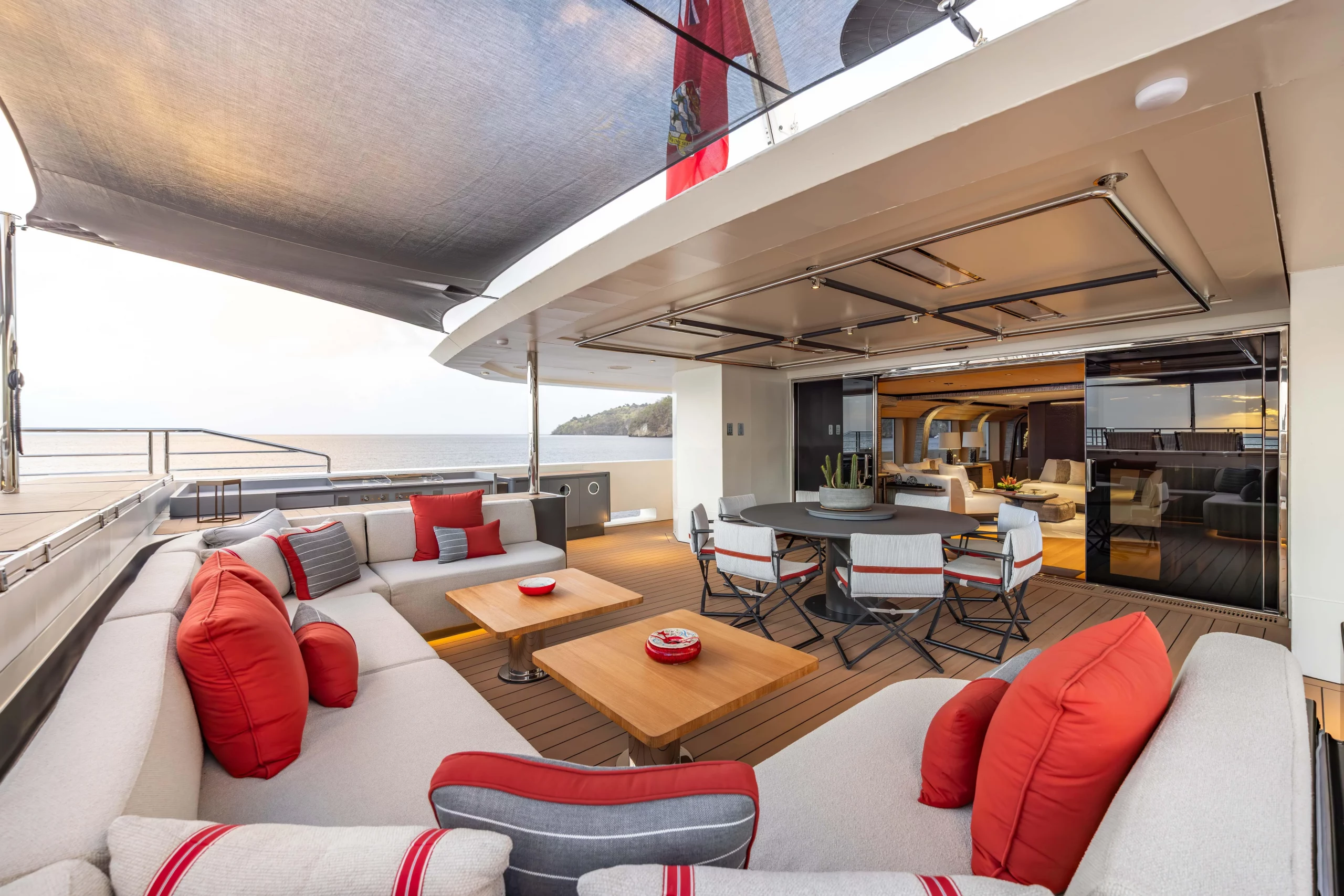 Explorer superyate Rossinavi 195' en venta · Yates México · Belice