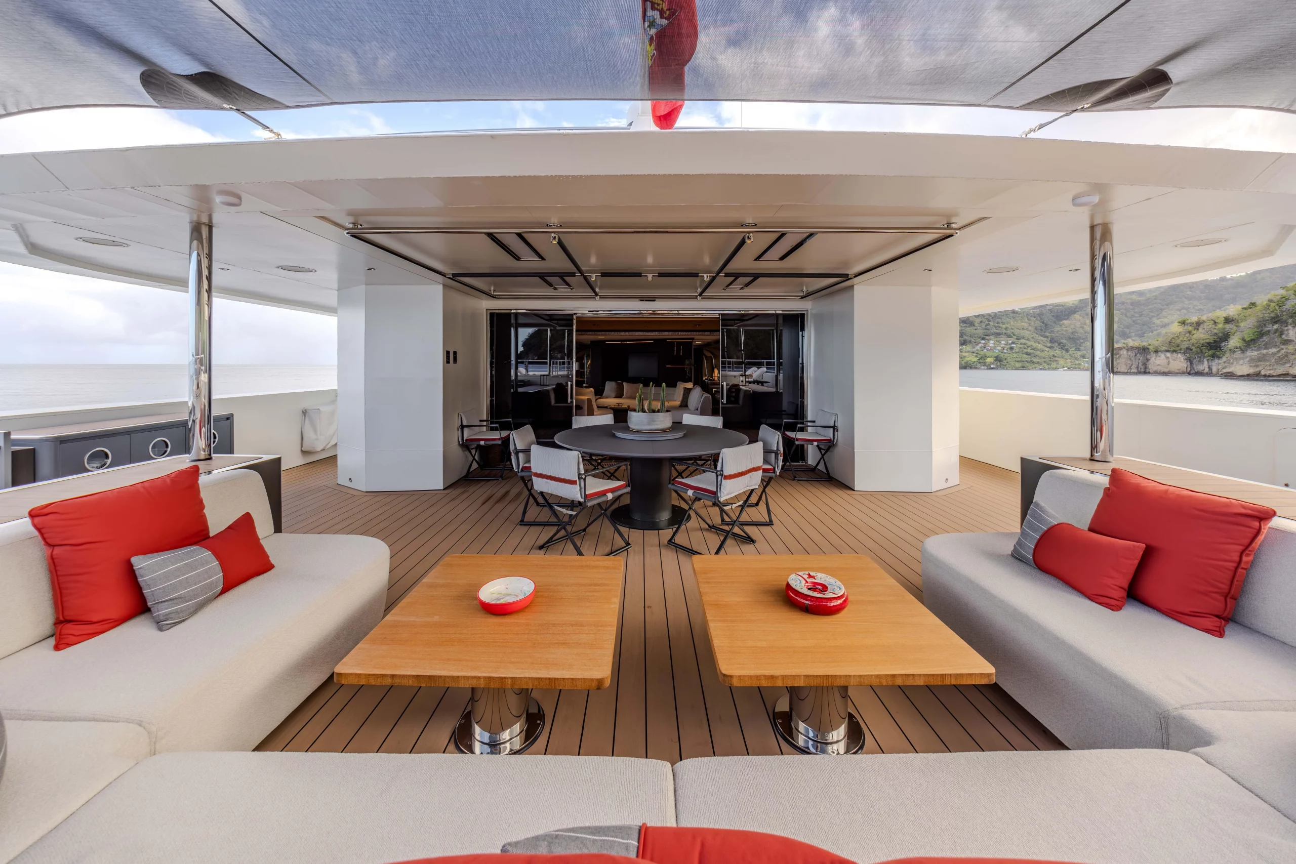 Explorer superyate Rossinavi 195' en venta · Yates México · Belice