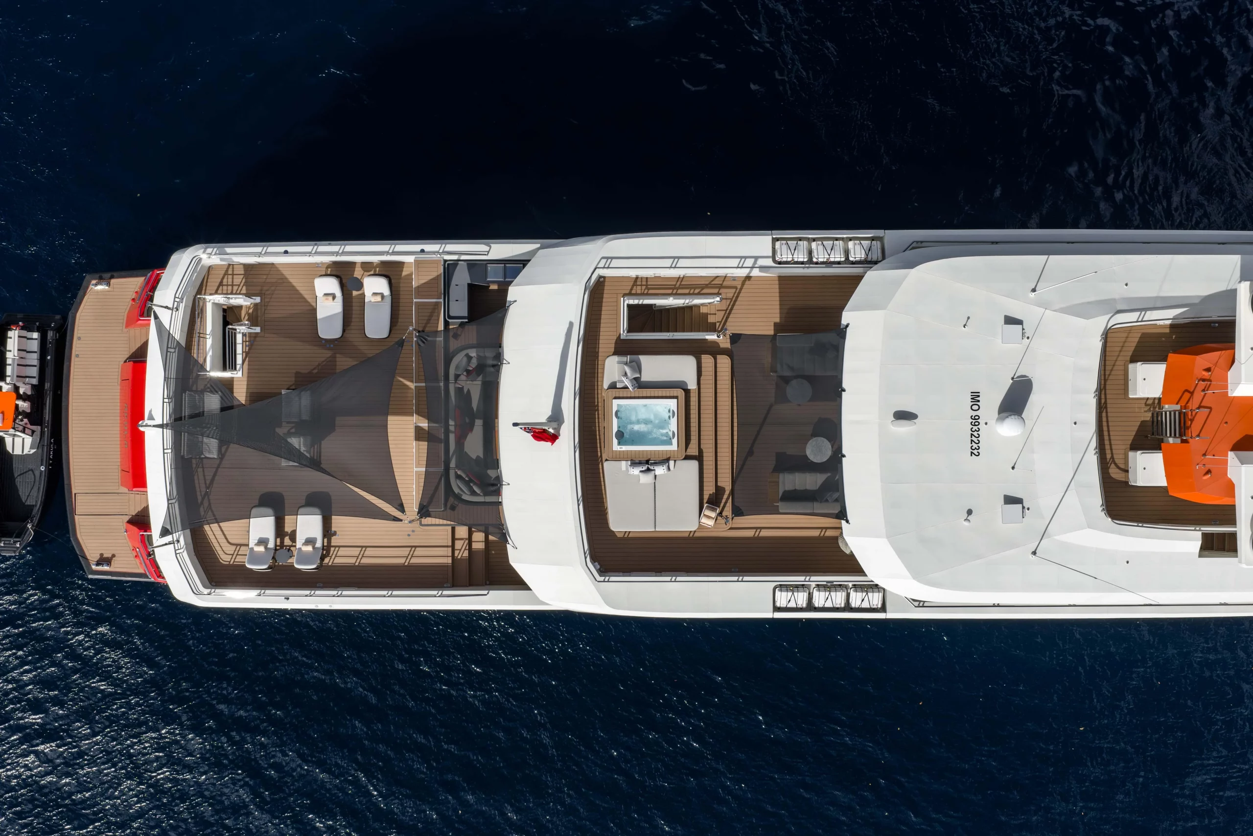 Explorer superyate Rossinavi 195' en venta · Yates México · Belice