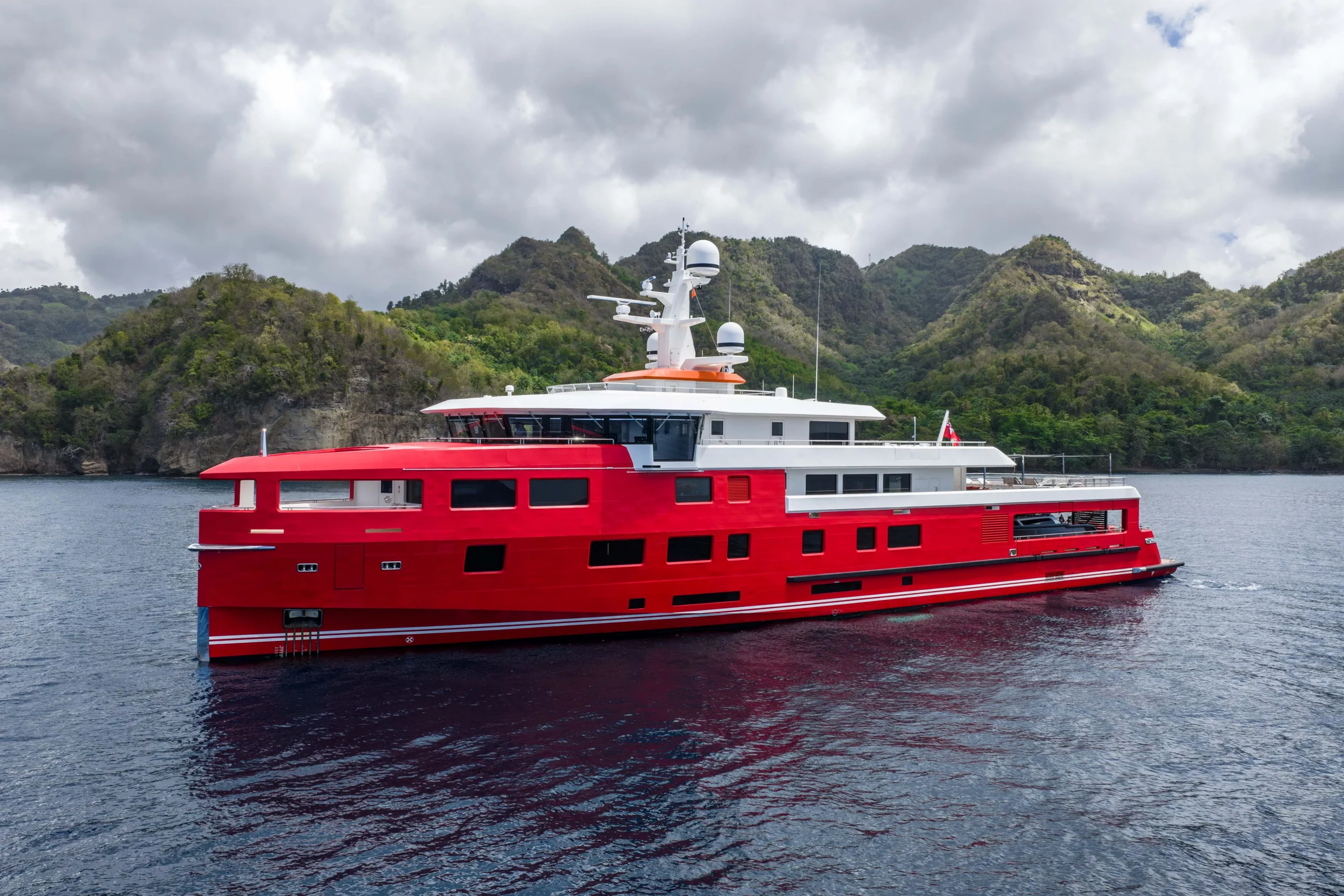 Explorer superyate Rossinavi 195' en venta · Yates México · Belice