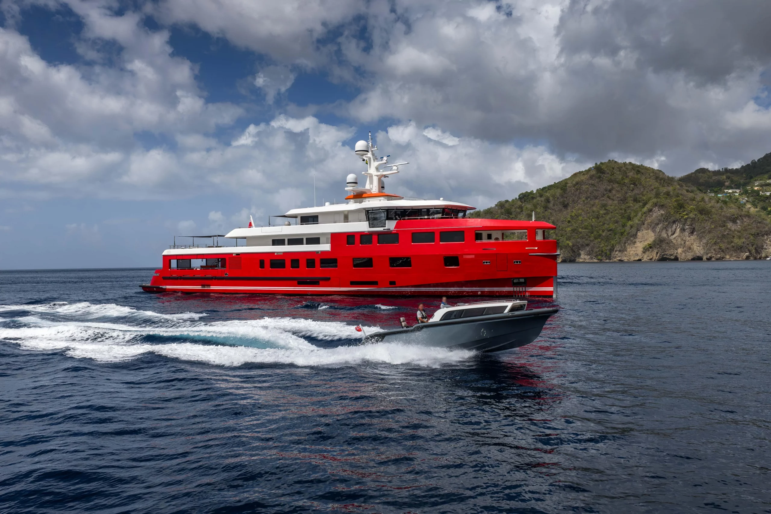 Explorer superyate Rossinavi 195' en venta · Yates México · Belice